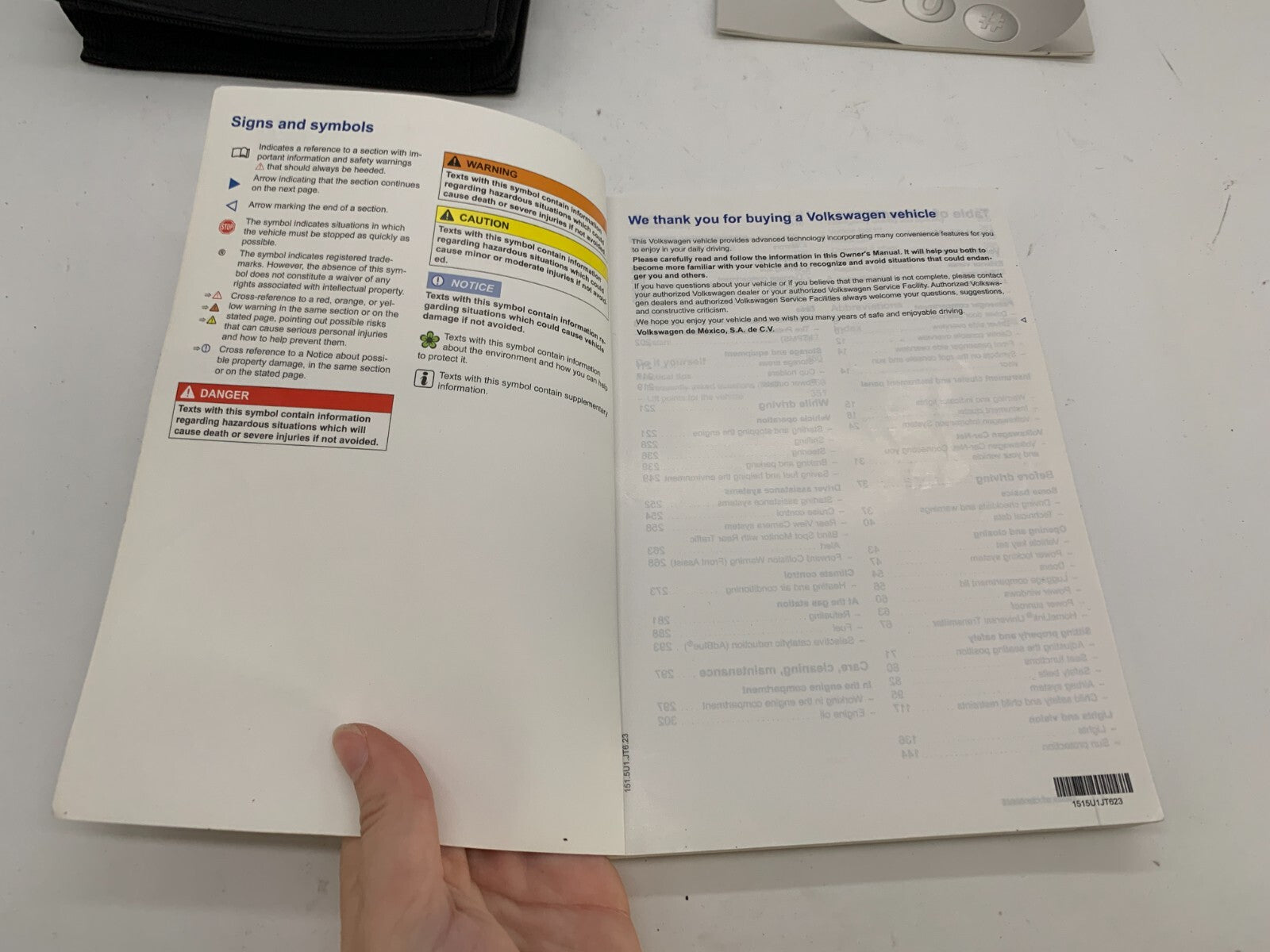 2015 Volkswagen Jetta Owners Manual Set with Case OEM A03B42005