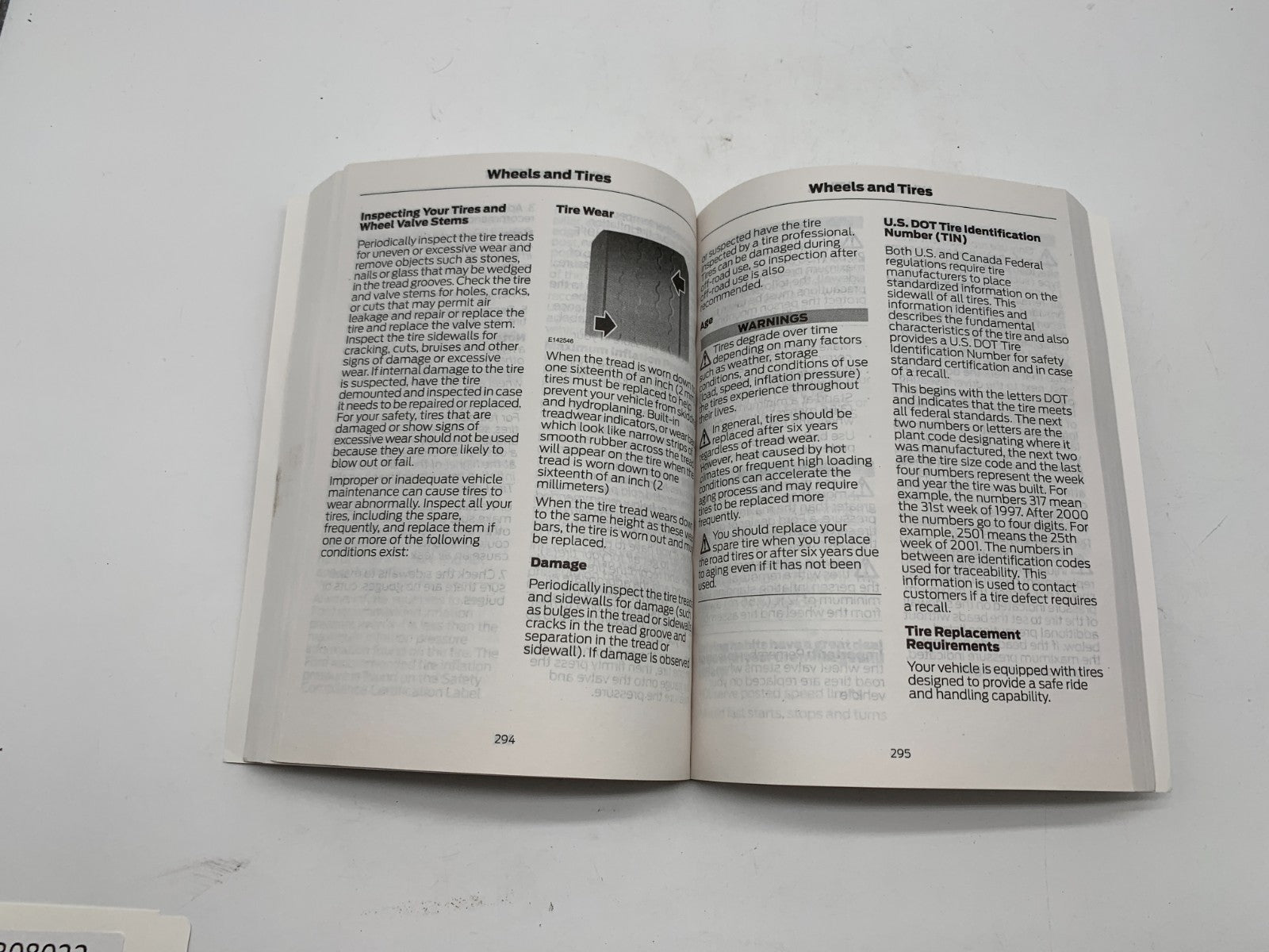 2018 Ford Fusion Owners Manual Set with Case OEM A04B08022