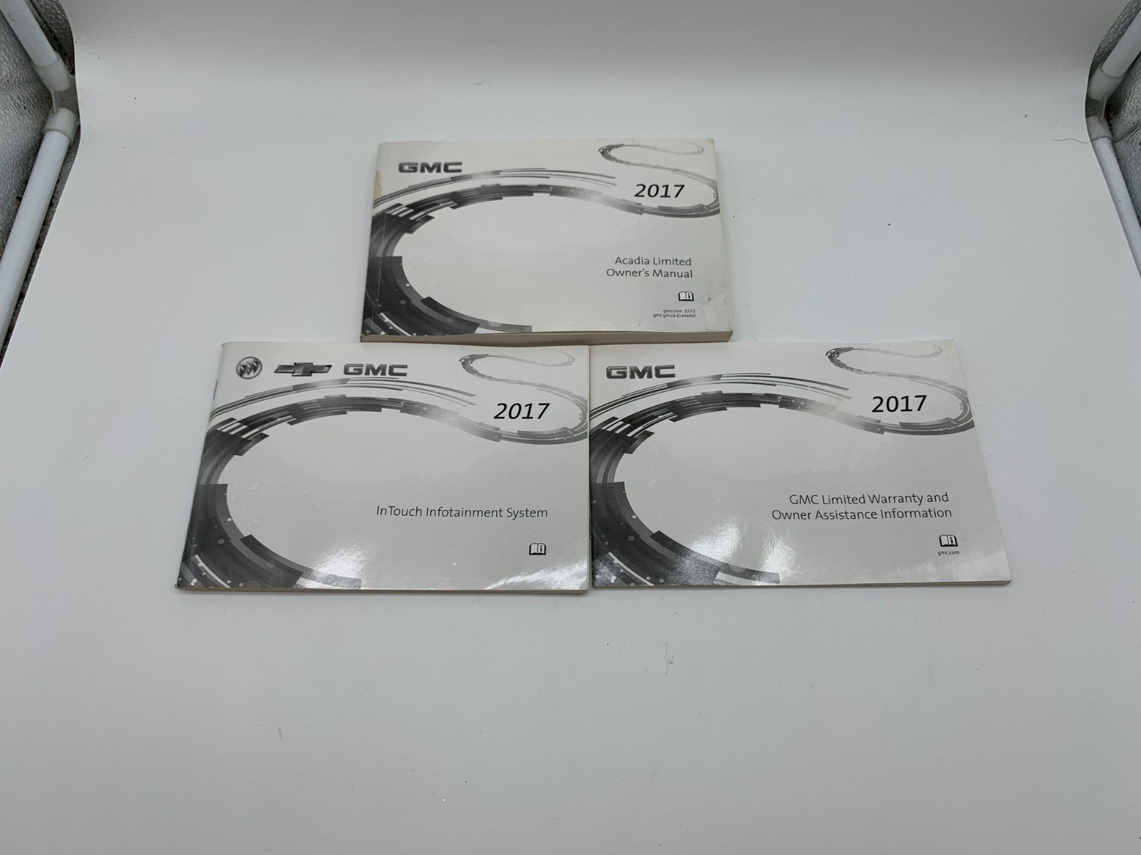 2017 GMC Acadia Owners Manual Set OEM C03B49011