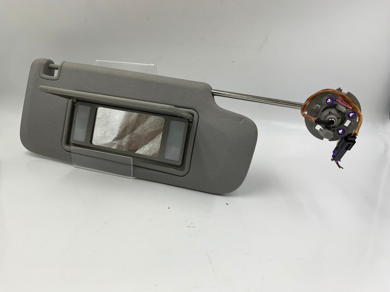 2016-2019 Chevrolet Malibu Passenger Sun Visor Gray Illuminated OEM C04B45057