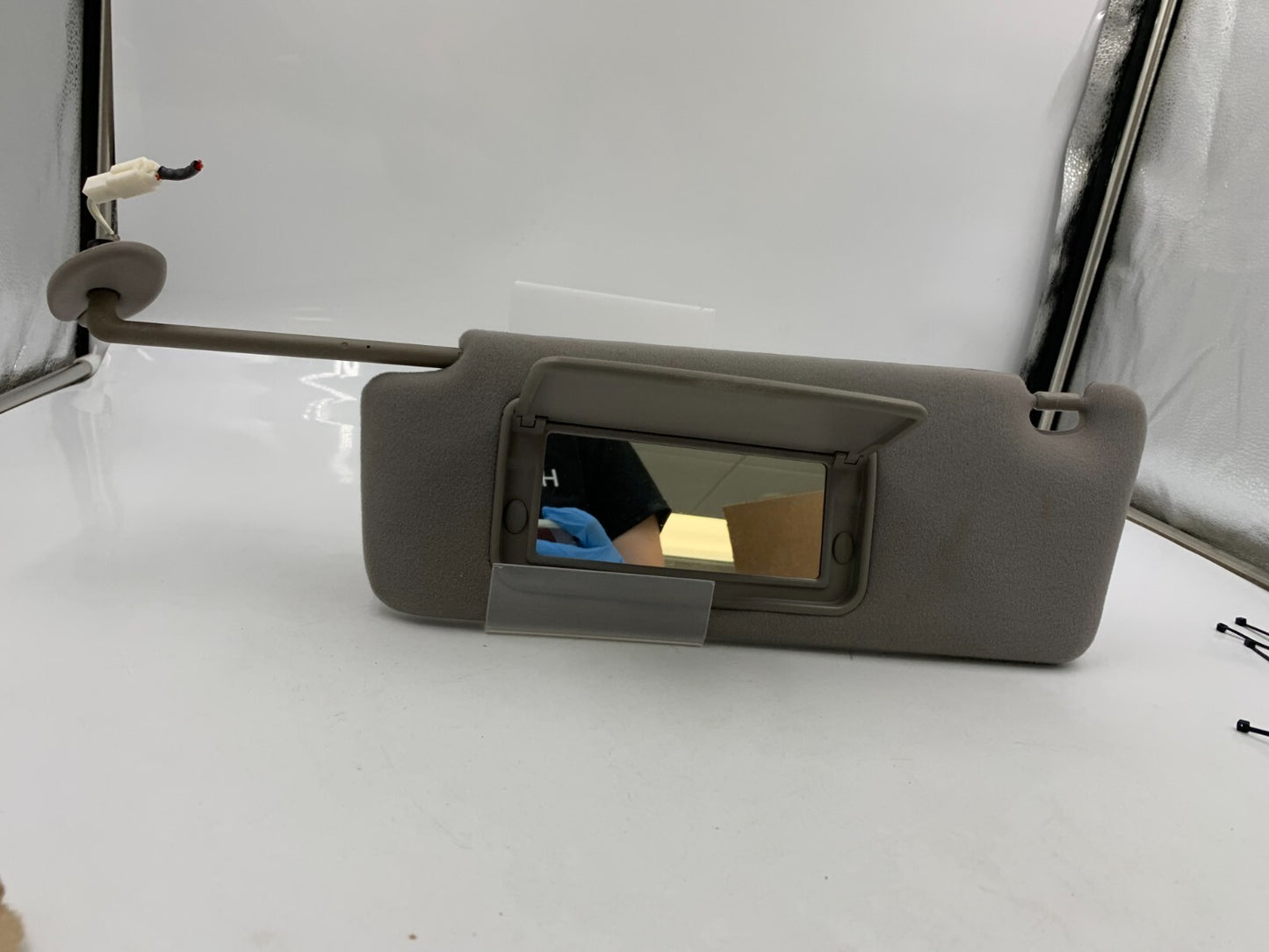 2002-2003 Lexus ES300 Driver Sun Visor Gray Illuminated OEM E03B67005