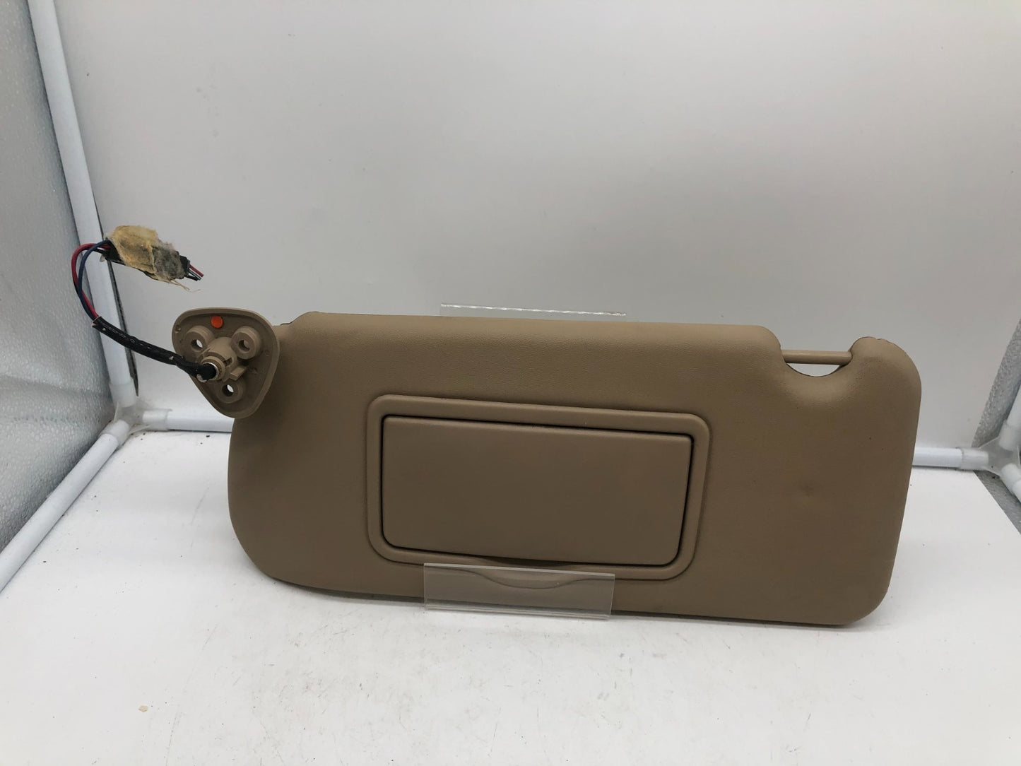 2004-2009 Cadillac SRX Driver Sun Visor Beige Illuminated OEM A01B07002