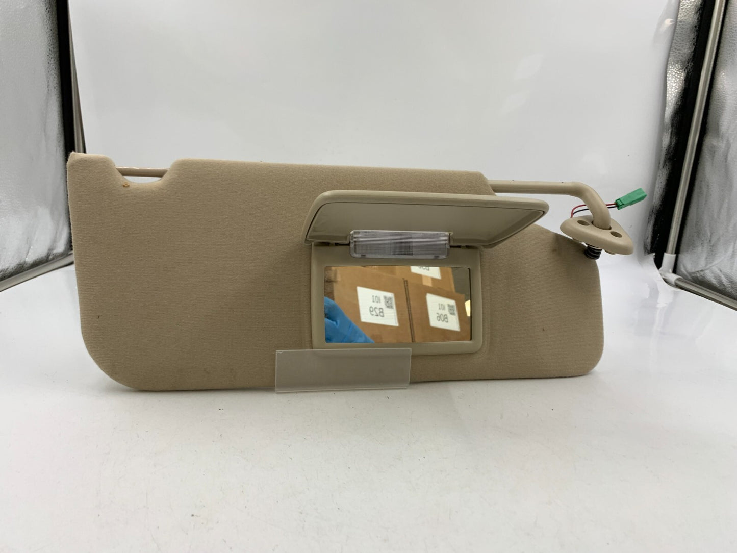 2006 Mercury Montego Passenger Sun Visor Beige Illuminated OEM B01B53004