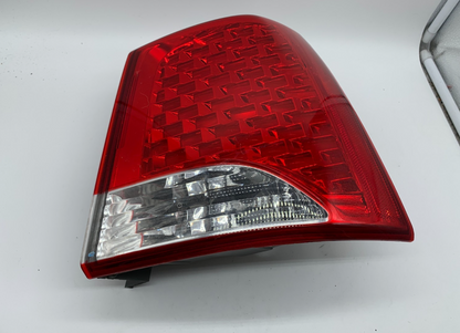 2011-2013 Kia Sorento Passenger Tail Light Taillight OEM D02B67002