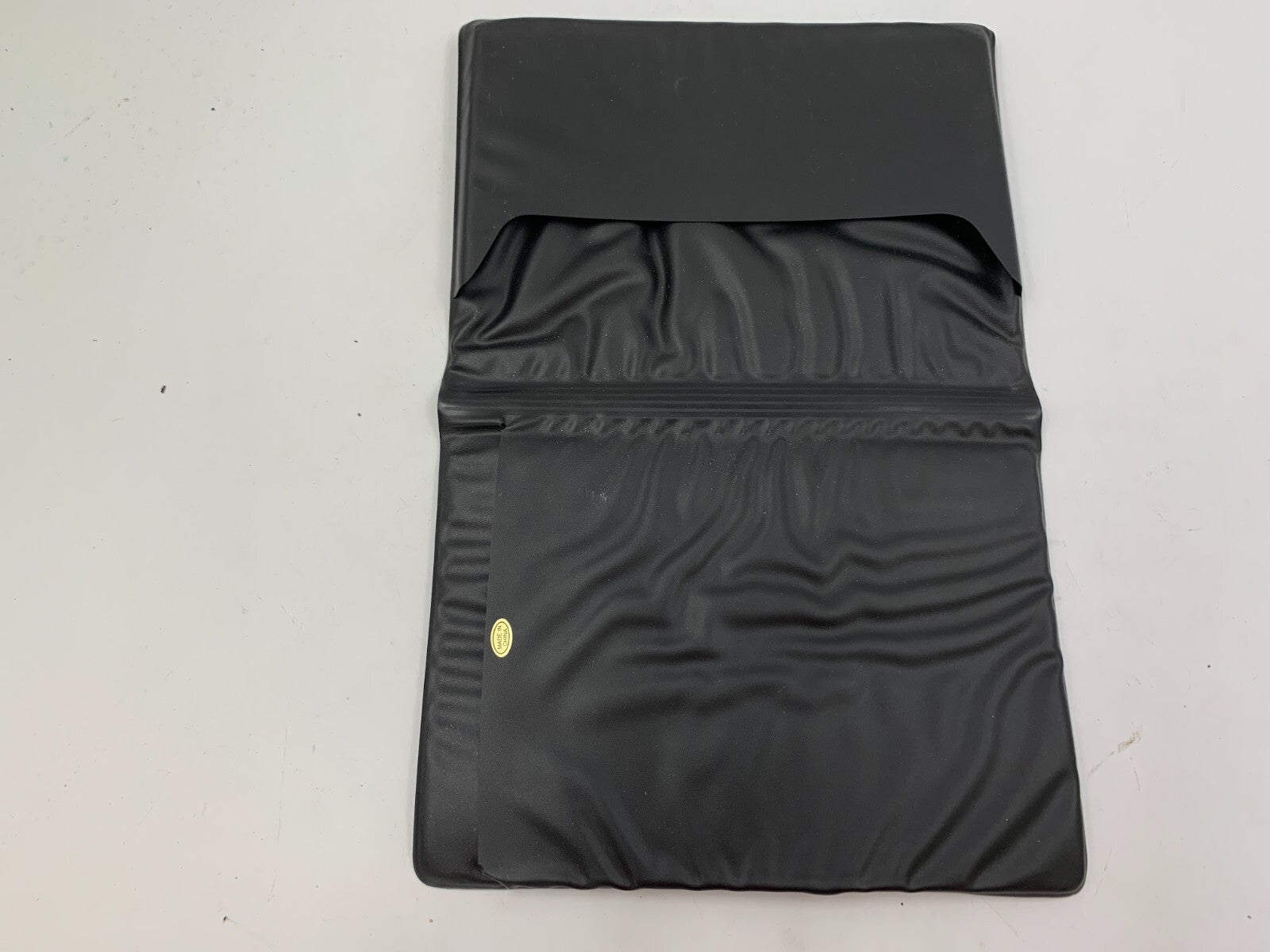 2004 Suzuki Forenza Owners Manual Set with Case B02B22041