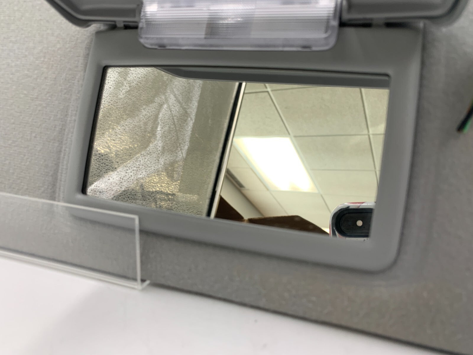 2005-2007 Ford Freestyle Passenger Sun Visor Illuminated Gray OEM C04B21001