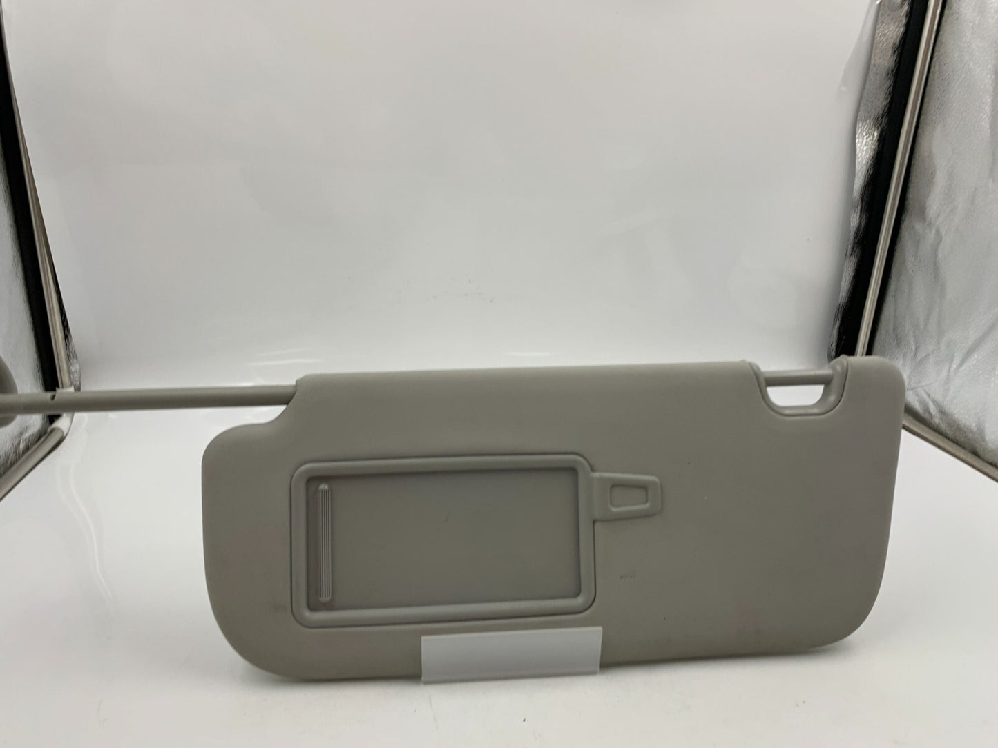 2014-2019 Kia Soul Driver Sun Visor Illuminated Gray OEM E01B25054
