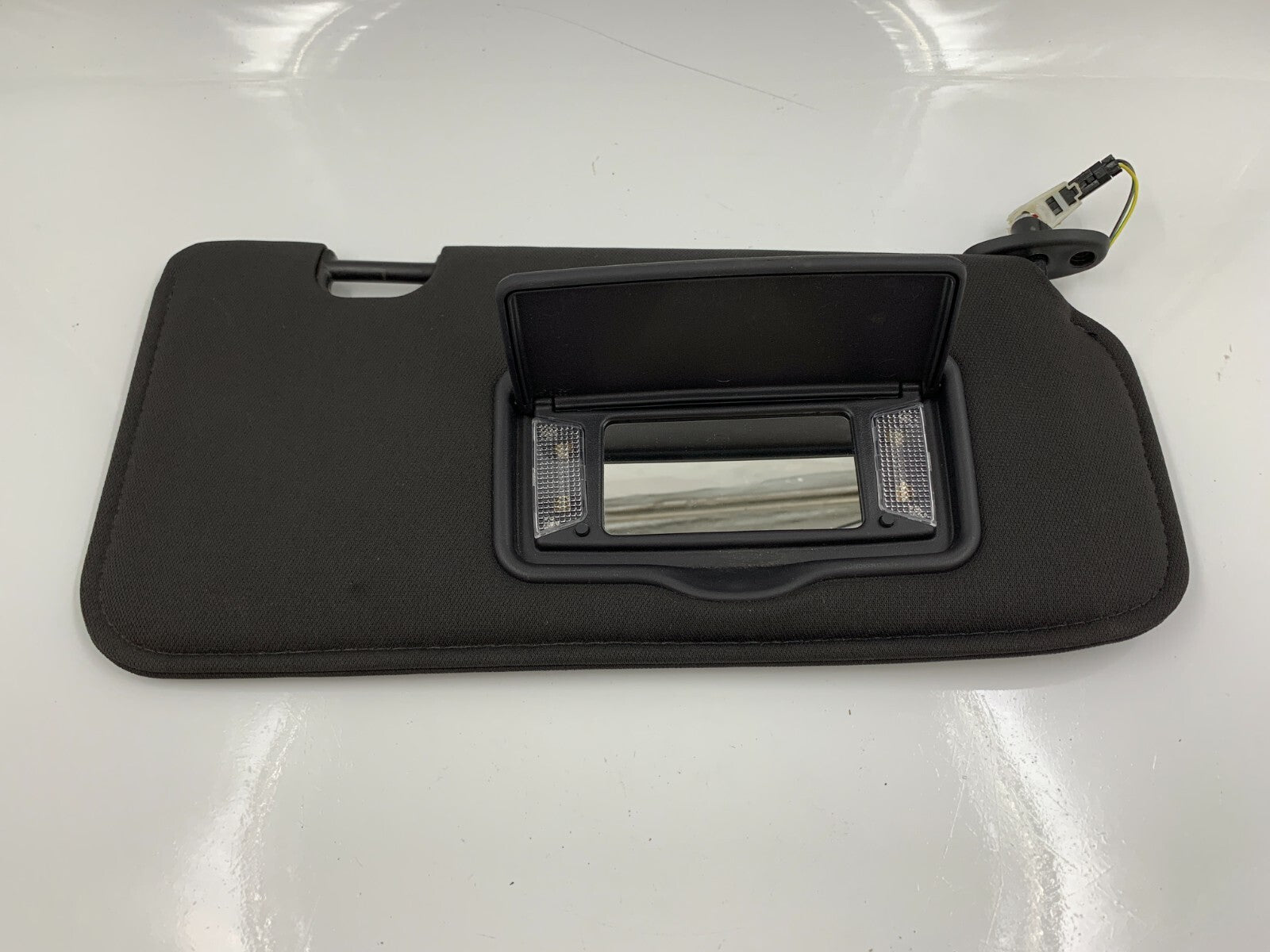 2008-2009 Ford Escape Passenger Sun Visor Sunvisor Black Illumination C03B09083