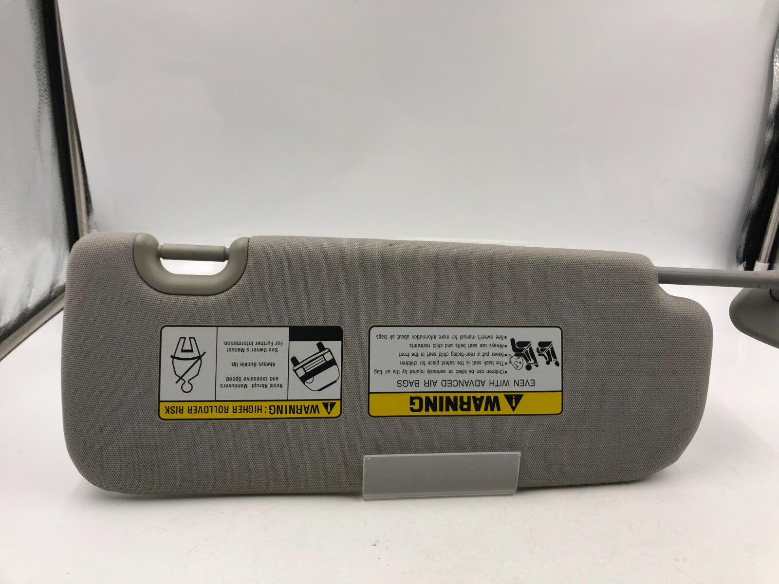 2013-2018 Hyundai Santa Fe Driver Sun Visor Sunvisor Gray OEM A01B09040