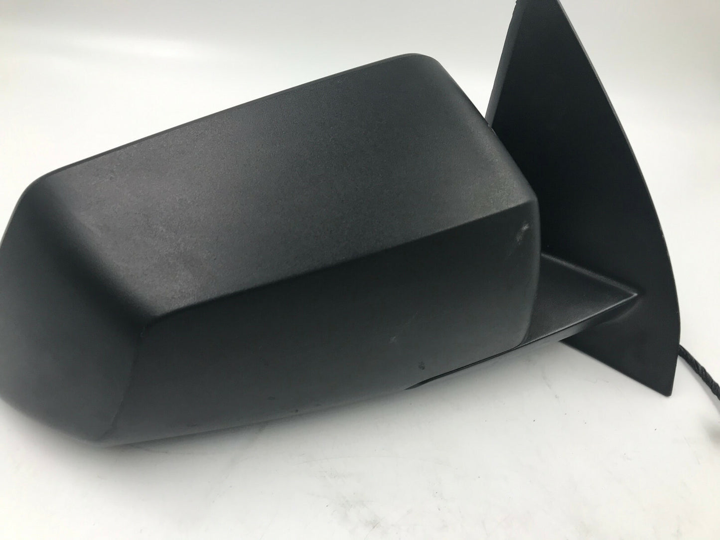 2007-2008 GMC Acadia Passenger Side View Power Door Mirror Black OEM B03B28004