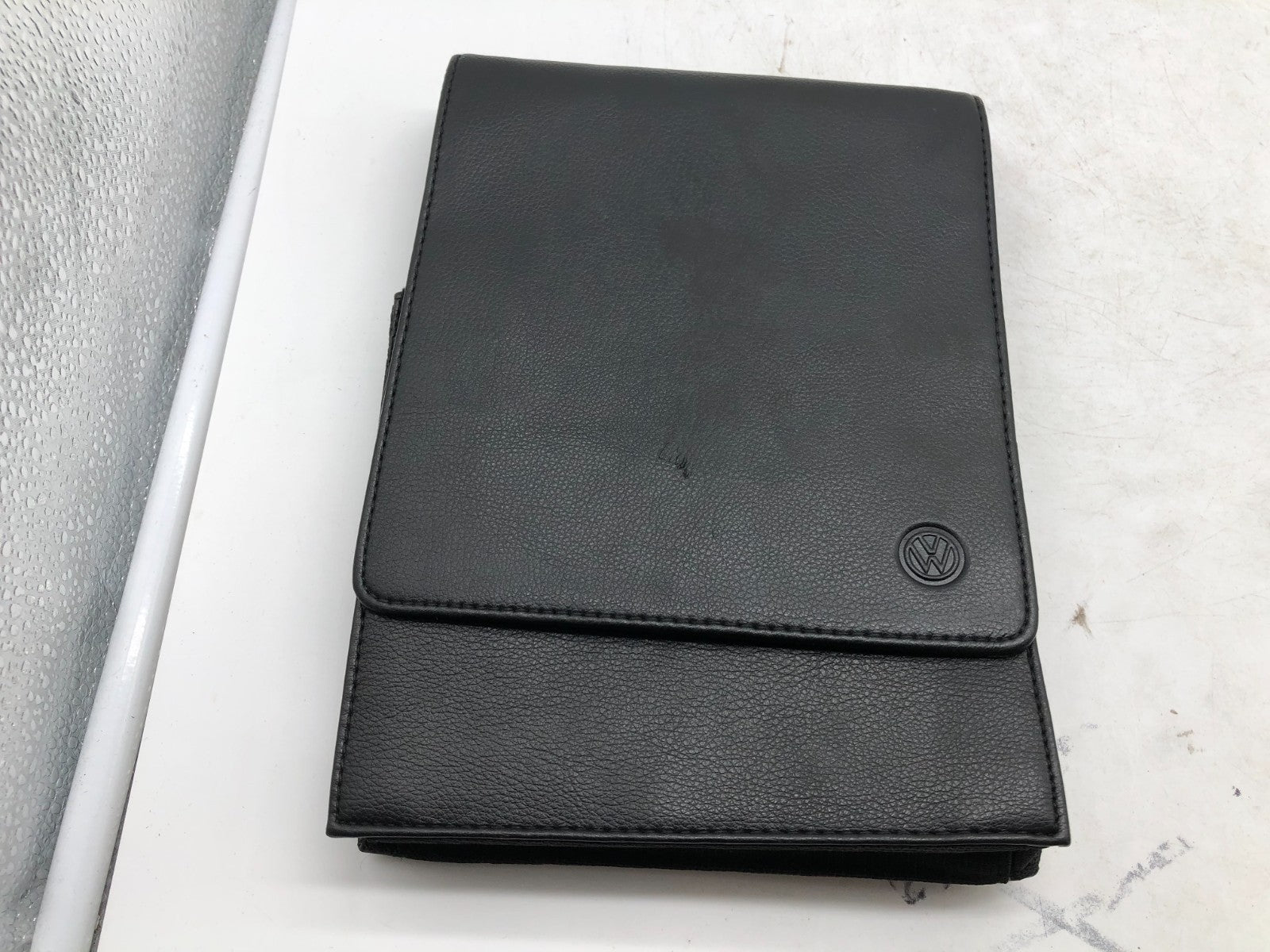 2018 Volkswagen Atlas Cross Sport Owners Manual Set with Case OEM B01B35009