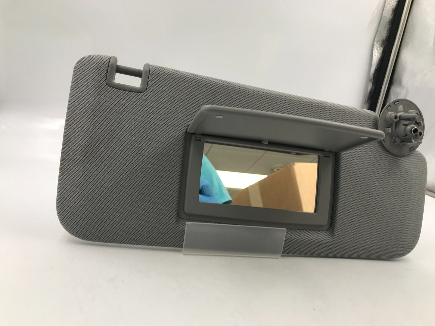 2017-2021 Chevrolet Trax Passenger Side Sun Visor Gray OEM C04B57006