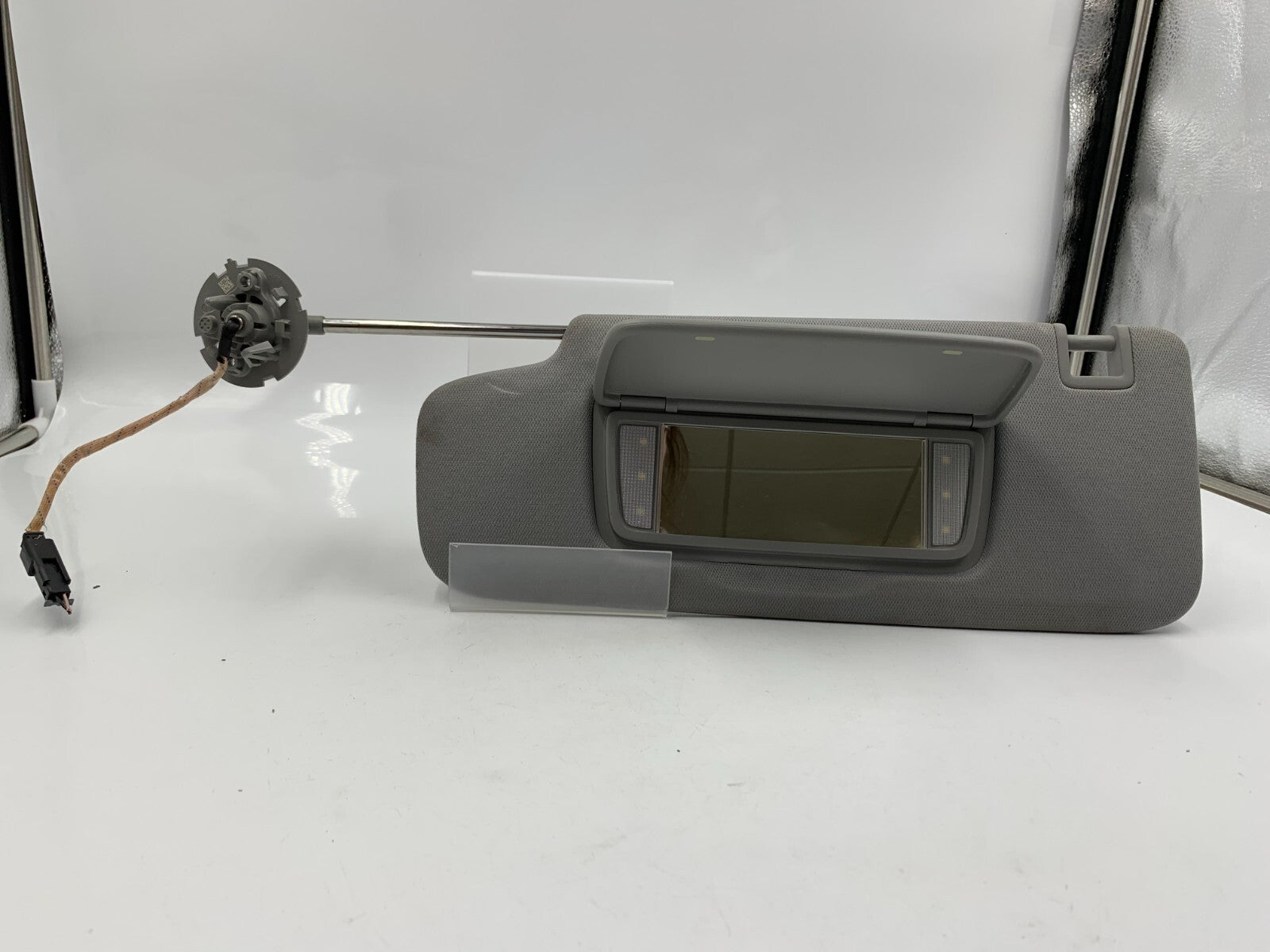 2018-2019 Chevrolet Equinox Driver Sun Visor Illumination Gray OEM A01B48025