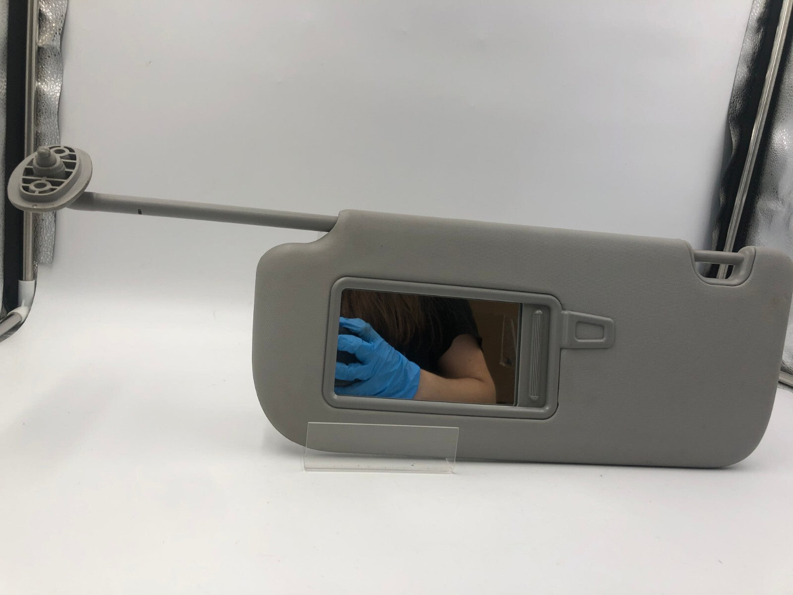 2014-2019 Kia Soul Driver Sun Visor Gray Illuminated OEM E01B18024