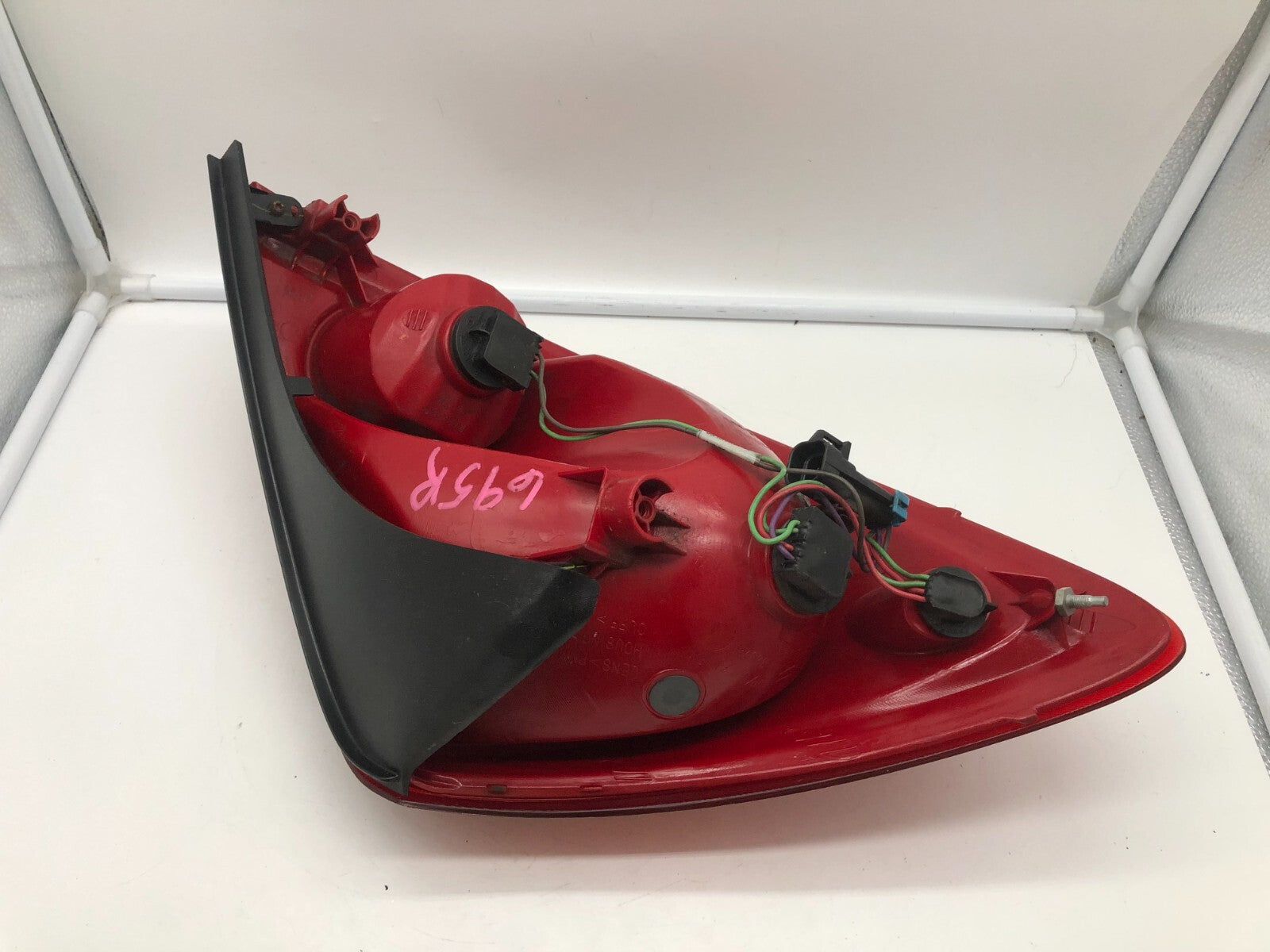 2005-2010 Pontiac G6 Sedan Passenger Side Tail Light Taillight OEM A03B04001