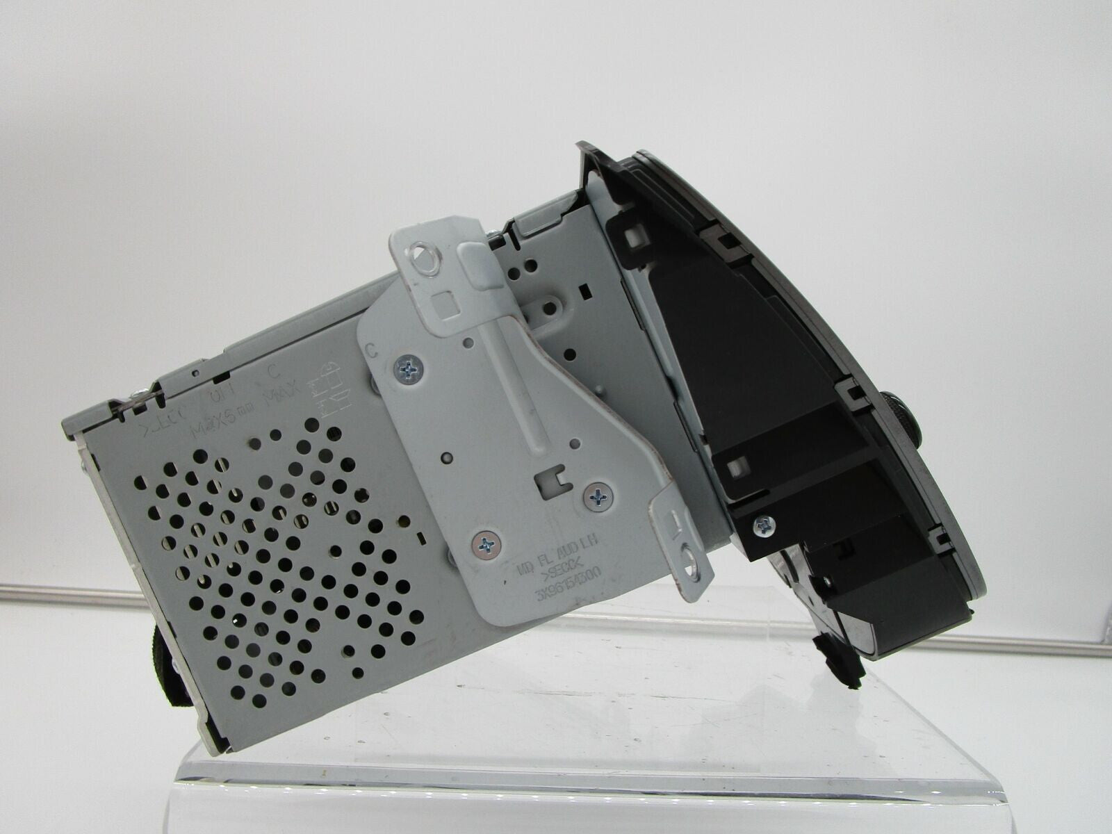 2014-2016 Hyundai Elantra AM FM CD Player Radio Receiver OEM C04B27021