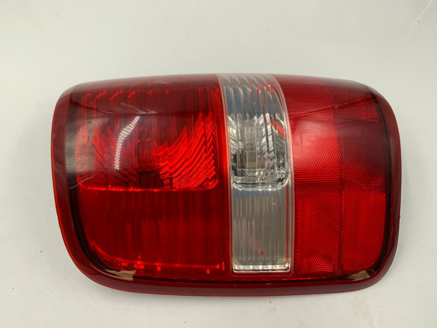 2005-2008 Ford F-150 Driver Tail Light Taillight Lamp OEM D02B57007