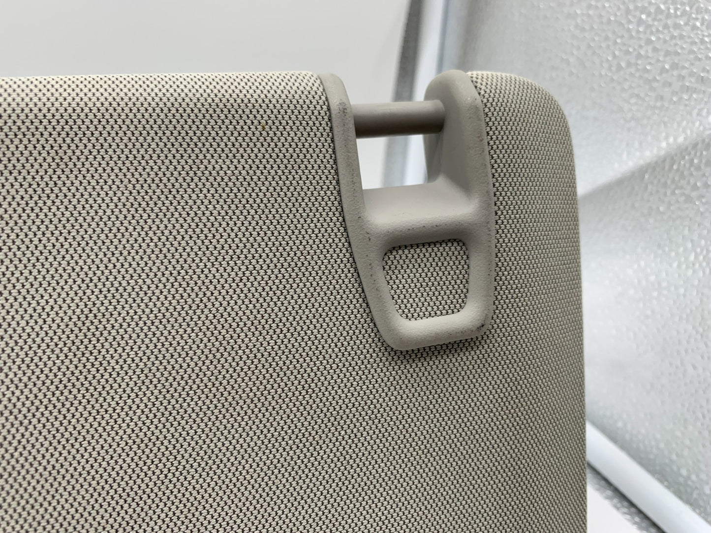 2013-2018 Buick Encore Passenger Sun Visor Gray Illuminated OEM A02B51004