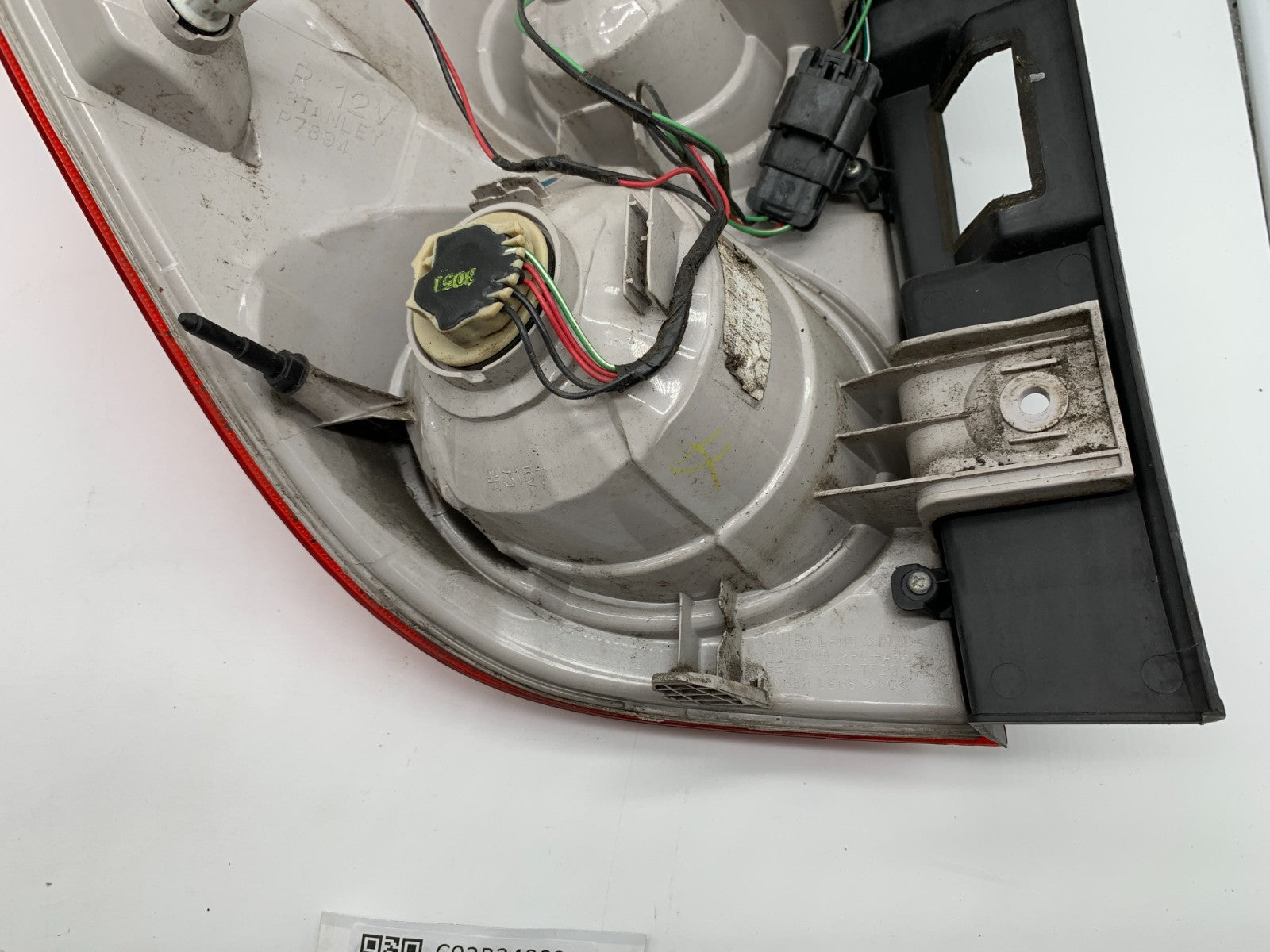 2010-2015 Chevrolet Equinox Passenger Side Tail Light Taillight OEM C03B34002