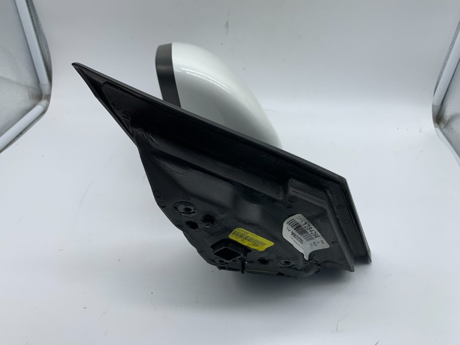 2011-2016 Chevrolet Cruze Driver Side View Power Door Mirror White OEM D03B40002