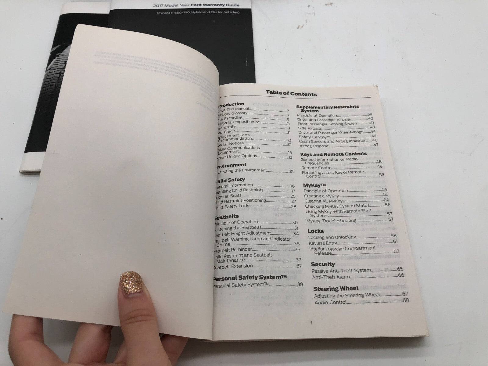 2017 Ford Fusion Owners Manual Set with Case OEM C01B53022