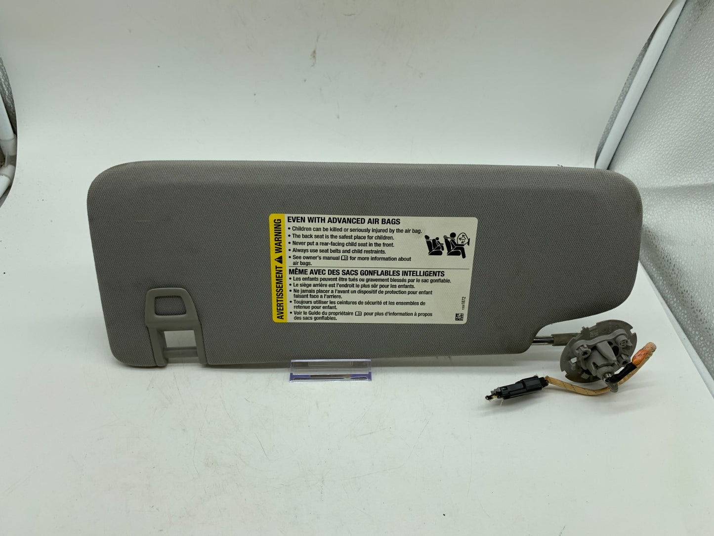 2018-2024 Chevrolet Equinox Passenger Sun Visor Gray OEM B01B28006