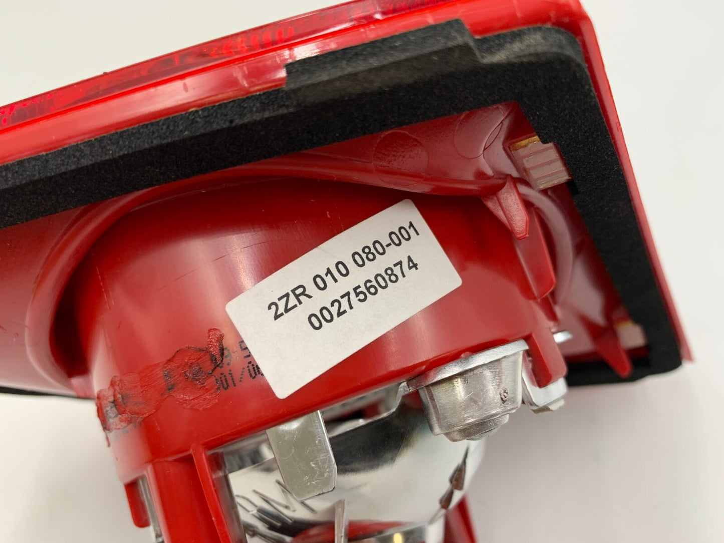 2006-2010 Volkswagen Passat Sedan Passenger Trunk Lid Mounted OEM D01B15027