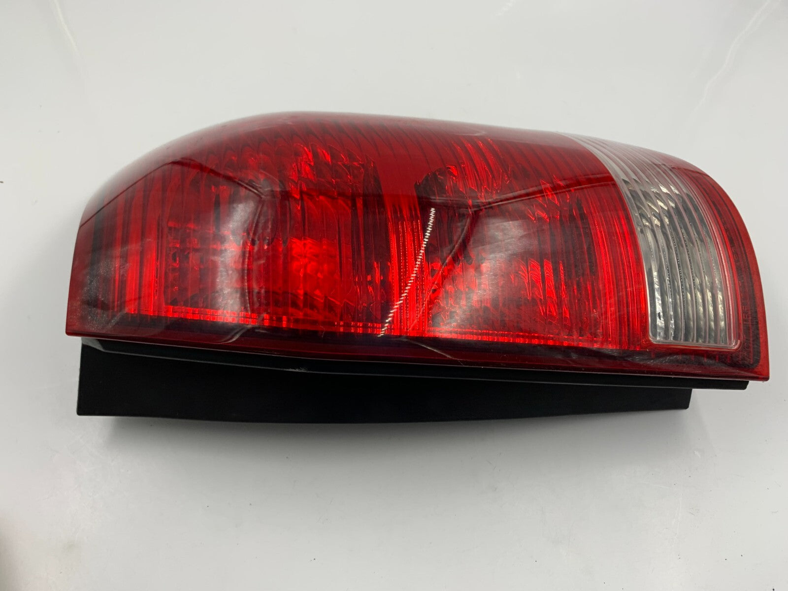 2002-2003 Saturn Vue Passenger Side Tail Light Taillight OEM A03B56031