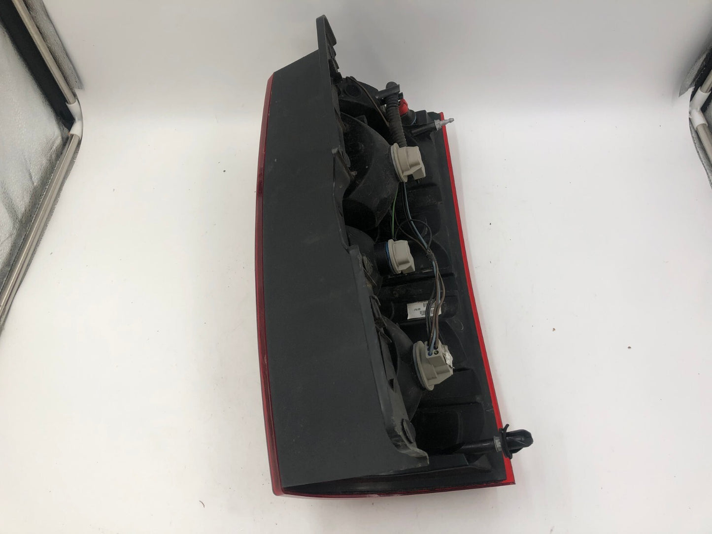 2007-2014 Chevrolet Suburban 1500 Passenger Side Tail Light Taillight D03B61001