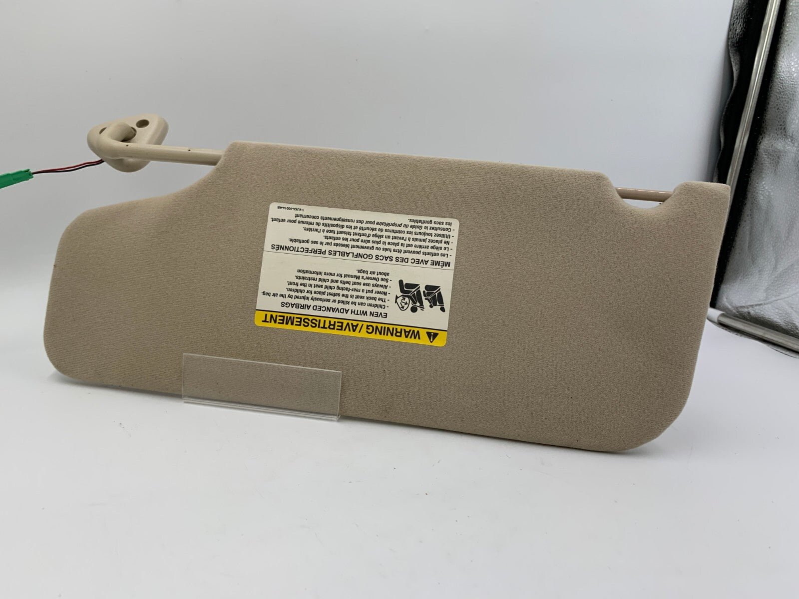 2005-2007 Mercury Montego Passenger Sun Visor Illuminated Tan OEM C04B66005