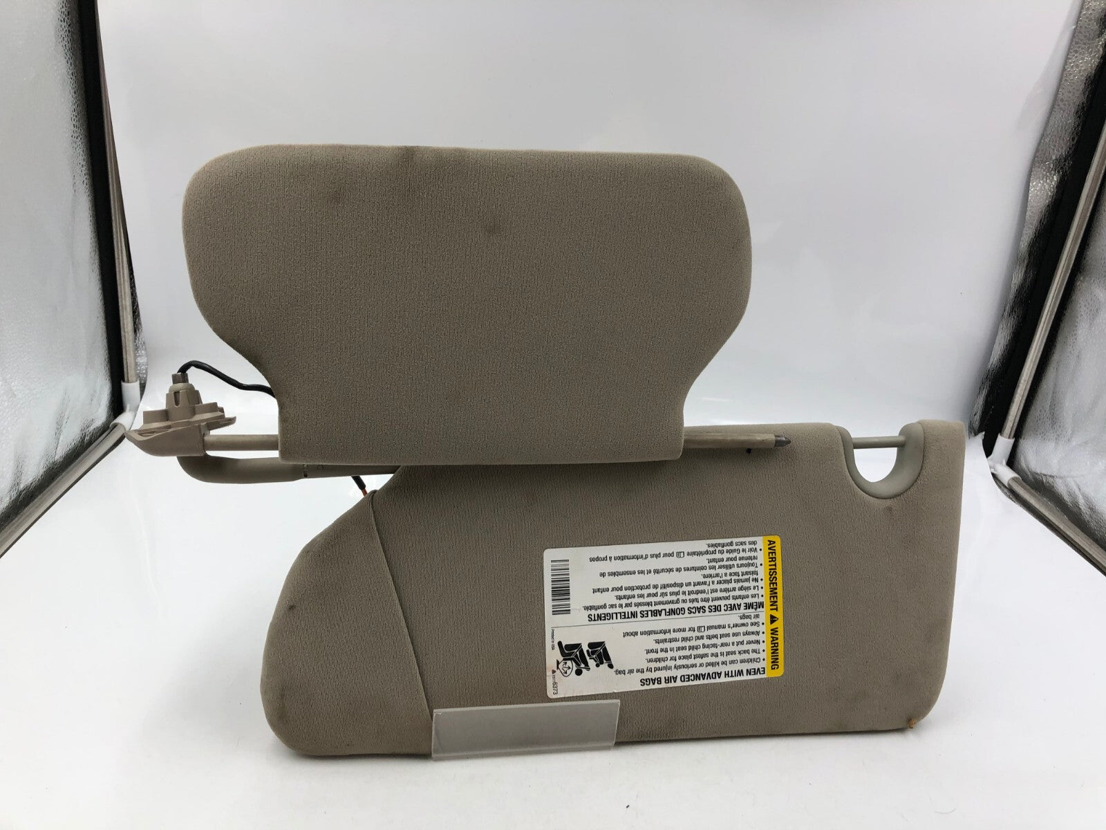 2006-2007 Cadillac DTS Passenger Sun Visor Beige Illuminated OEM A03B09040