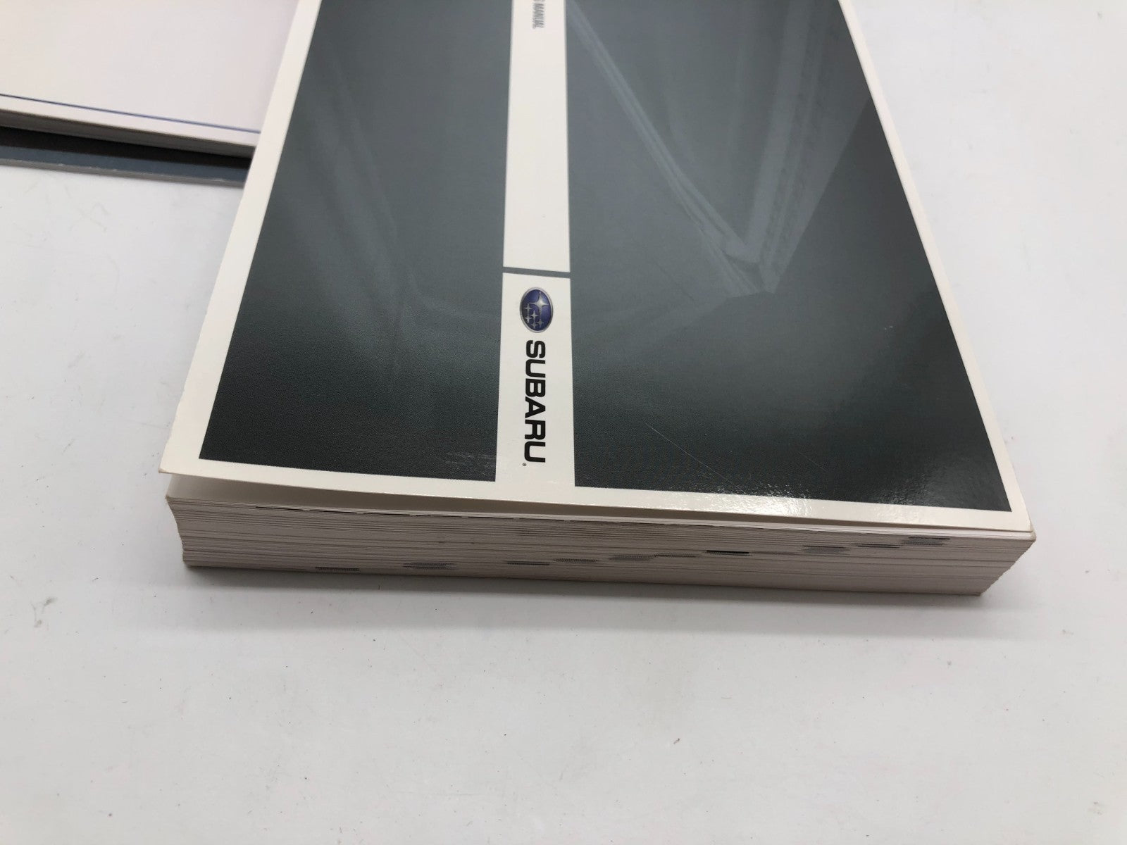 2008 Subaru Legacy Owners Manual Set with Case OEM B04B32089