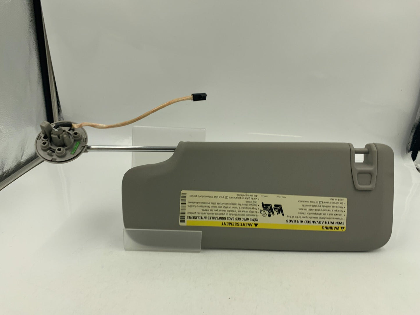 2016-2020 Chevrolet Malibu Passenger Sun Visor Gray Illuminated OEM A03B34041