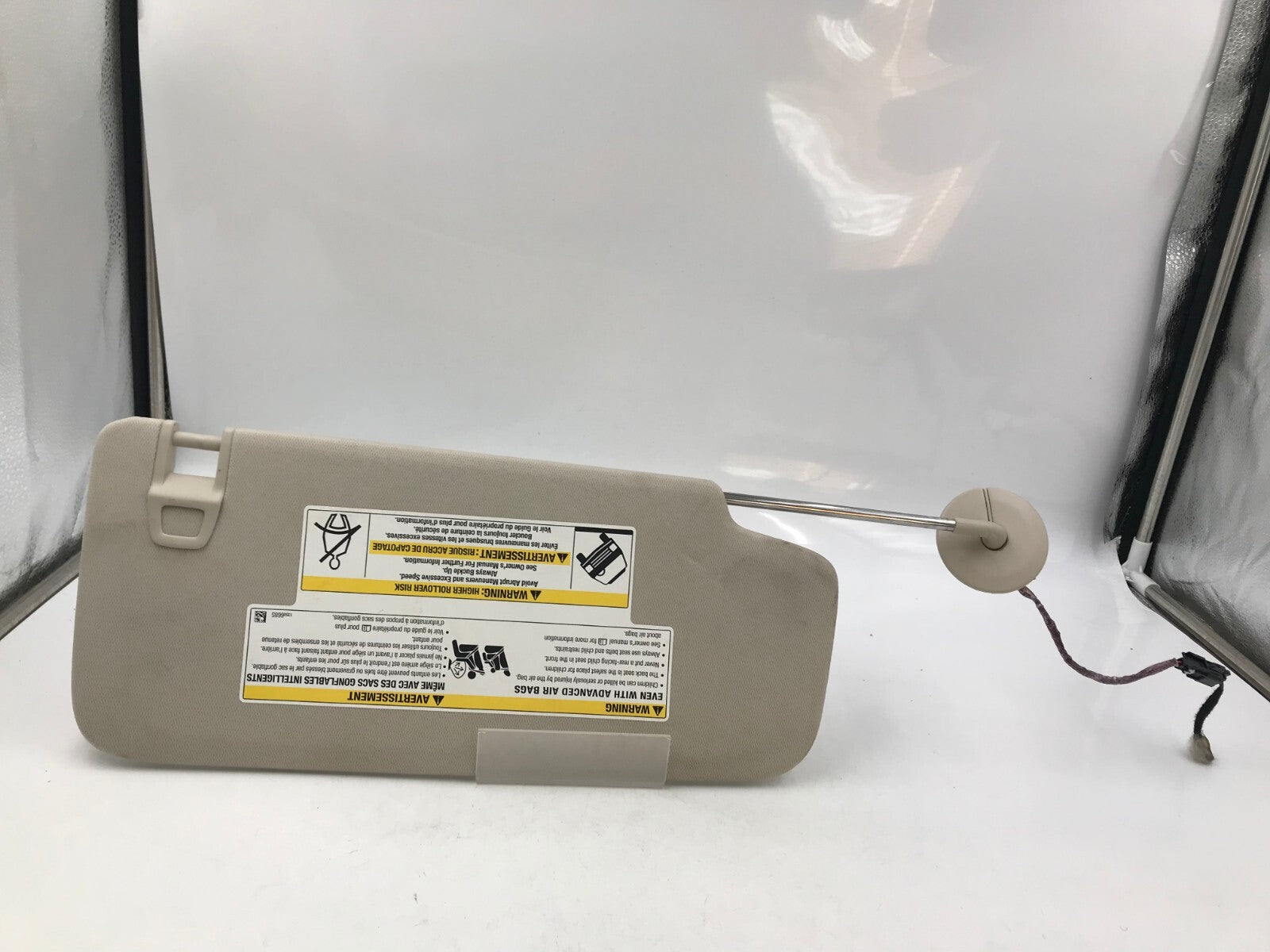 2021-2022 Buick Envision Driver Sun Visor Gray Illuminated OEM B02B50020