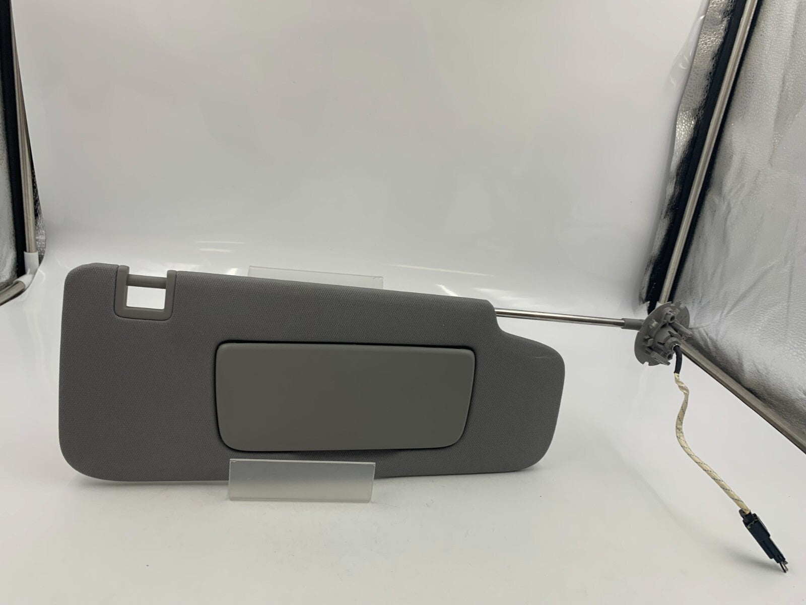 2018-2019 Chevrolet Equinox Passenger Sun Visor Gray Illumin C03B36023
