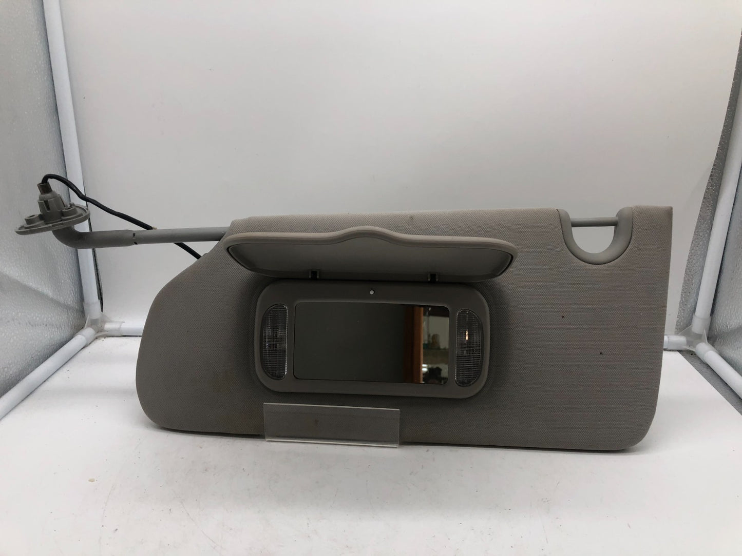 2006-2011 Buick Lucerne Driver Sun Visor Gray Illumination OEM A01B12002