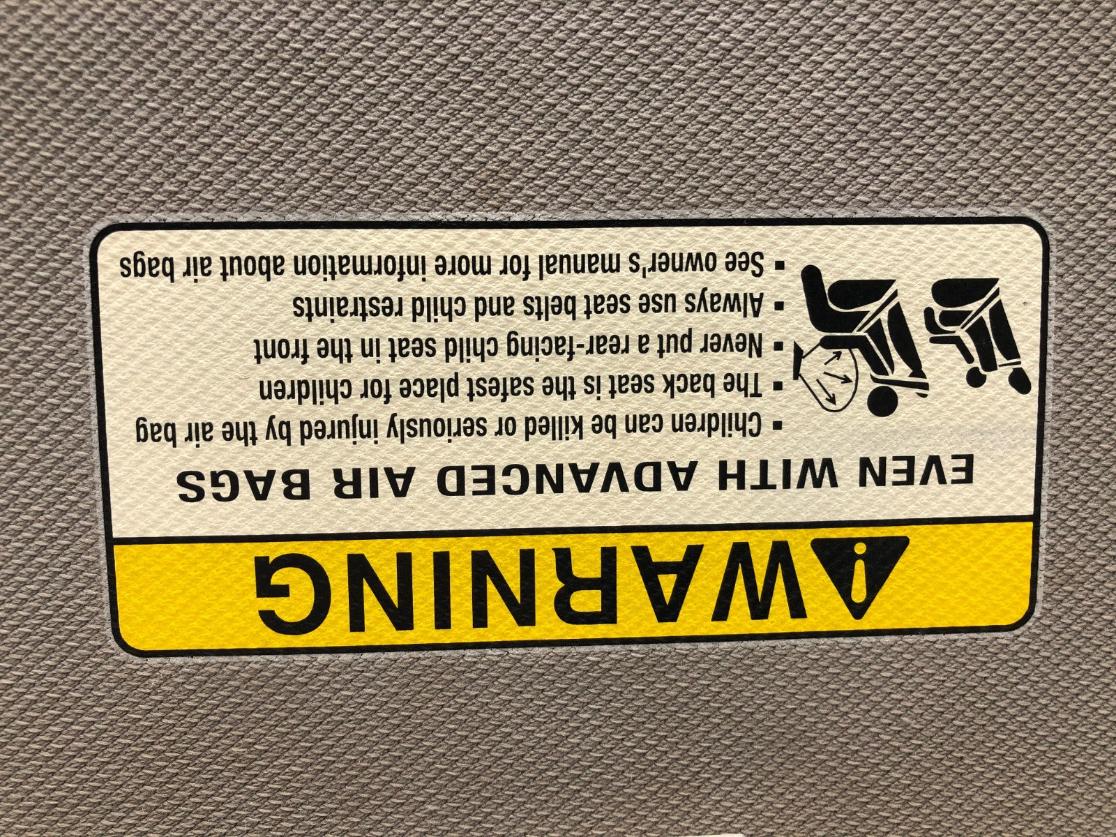 2005-2007 Kia Sorento Passenger Sun Visor Tan Illuminated OEM D03B08002