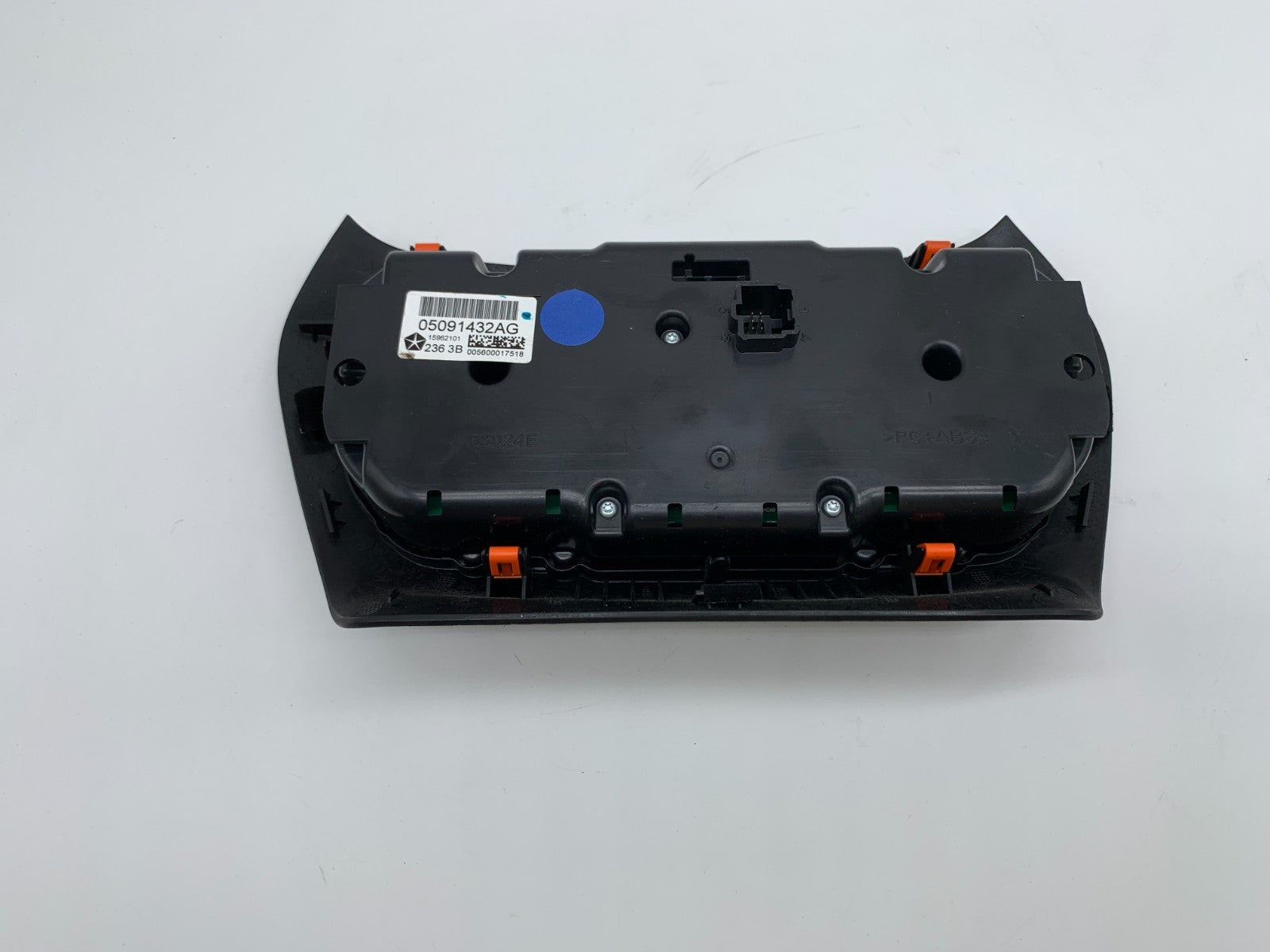 2019-2023 Jeep Cherokee Climate Control AC Heater Unit OEM C03B50004