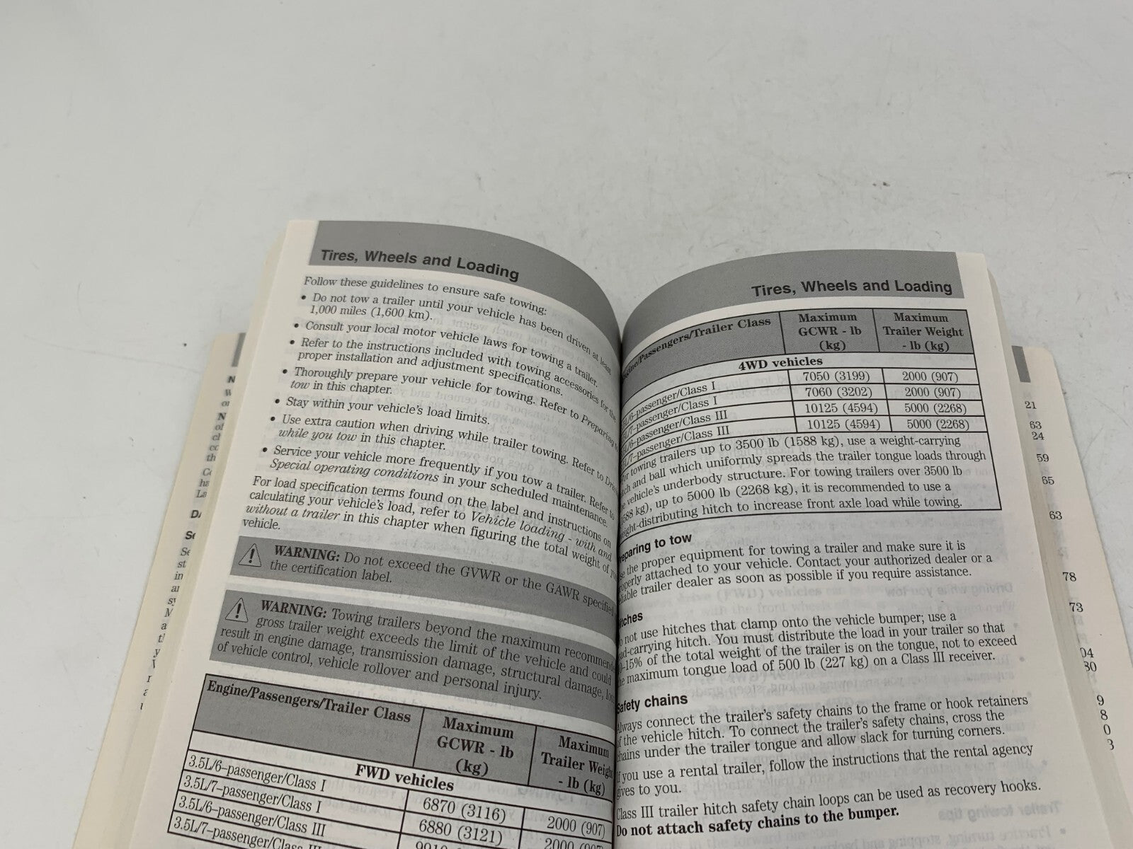 2011 Ford Explorer Owners Manual Set with Case OEM C02B34057