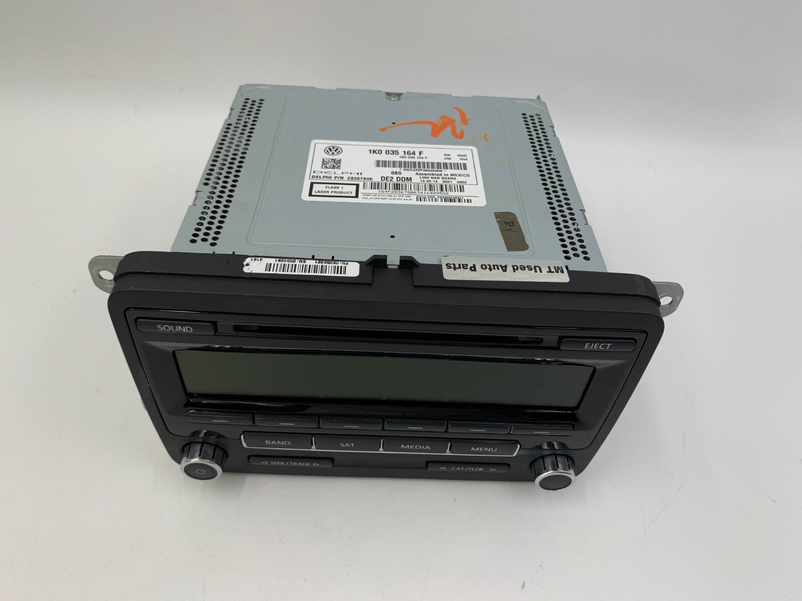 2013-2015 Volkswagen Passat AM FM CD Player Radio Receiver OEM B04B09004