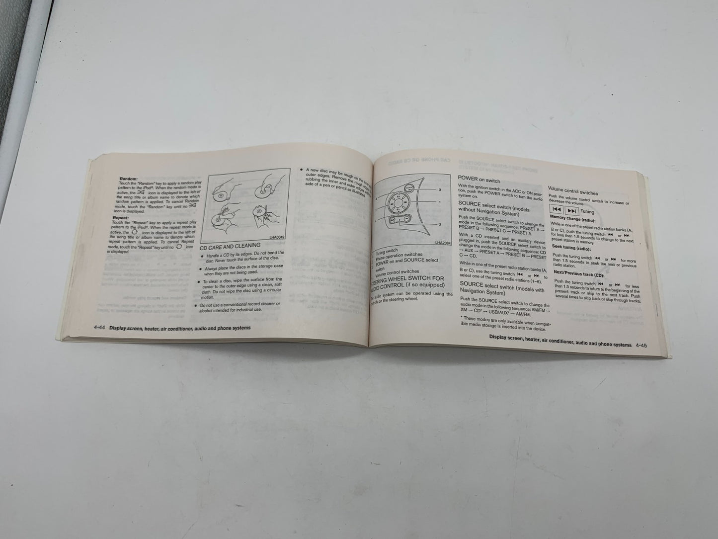 2012 Nissan Versa Owners Manual Set OEM D01B66017