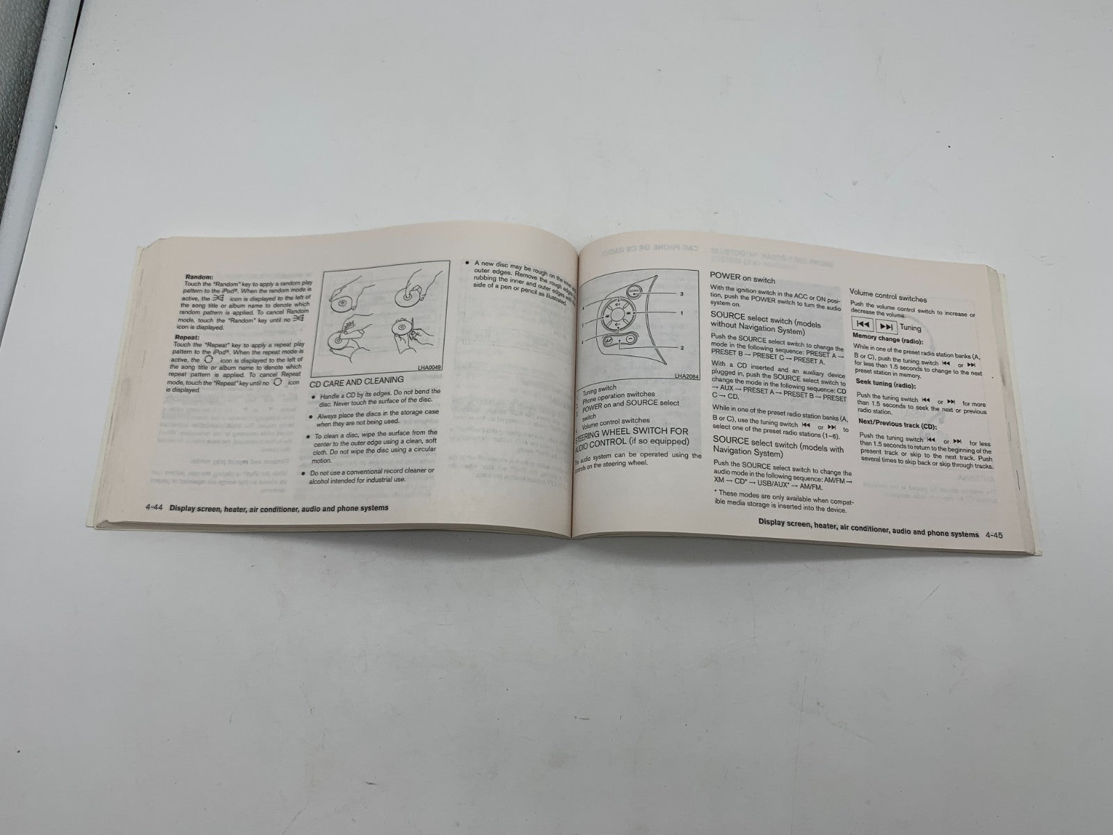 2012 Nissan Versa Owners Manual Set OEM D01B66017