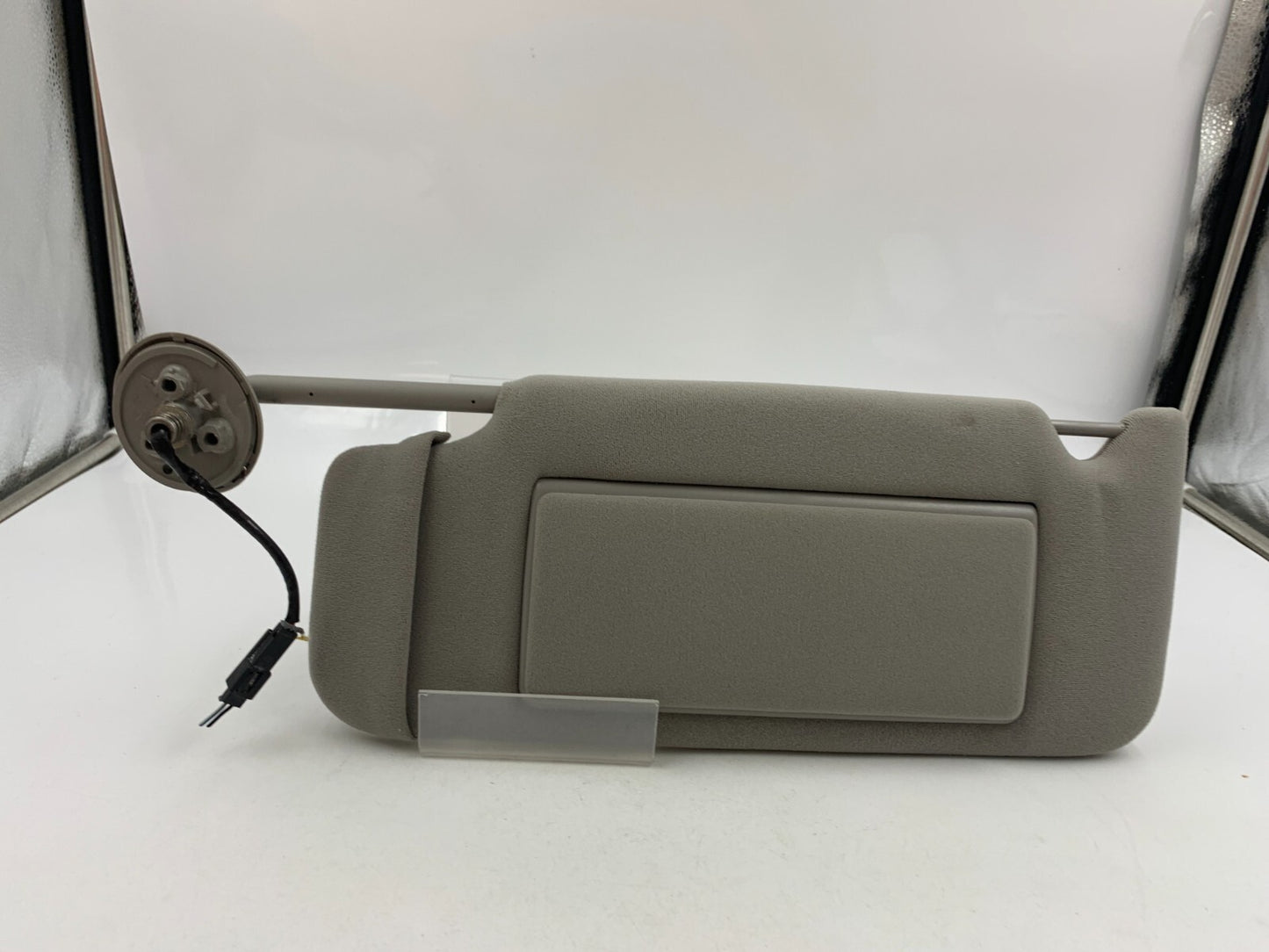 2005-2007 Cadillac STS Driver Sun Visor Gray Illuminated OEM B01B12056
