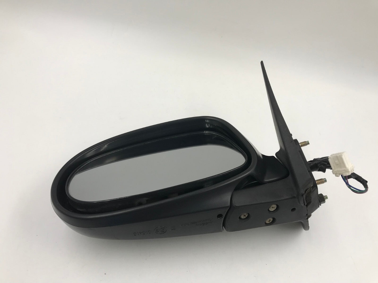 2002-2004 Infiniti I35 Driver Side View Power Door Mirror Black OEM E01B33082