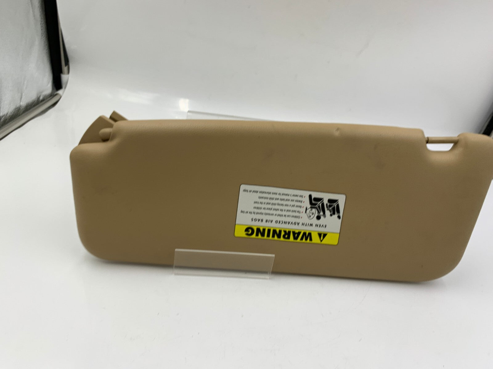 2004-2007 BMW 525i Passenger Sun Visor Tan Illuminated OEM C03B25050