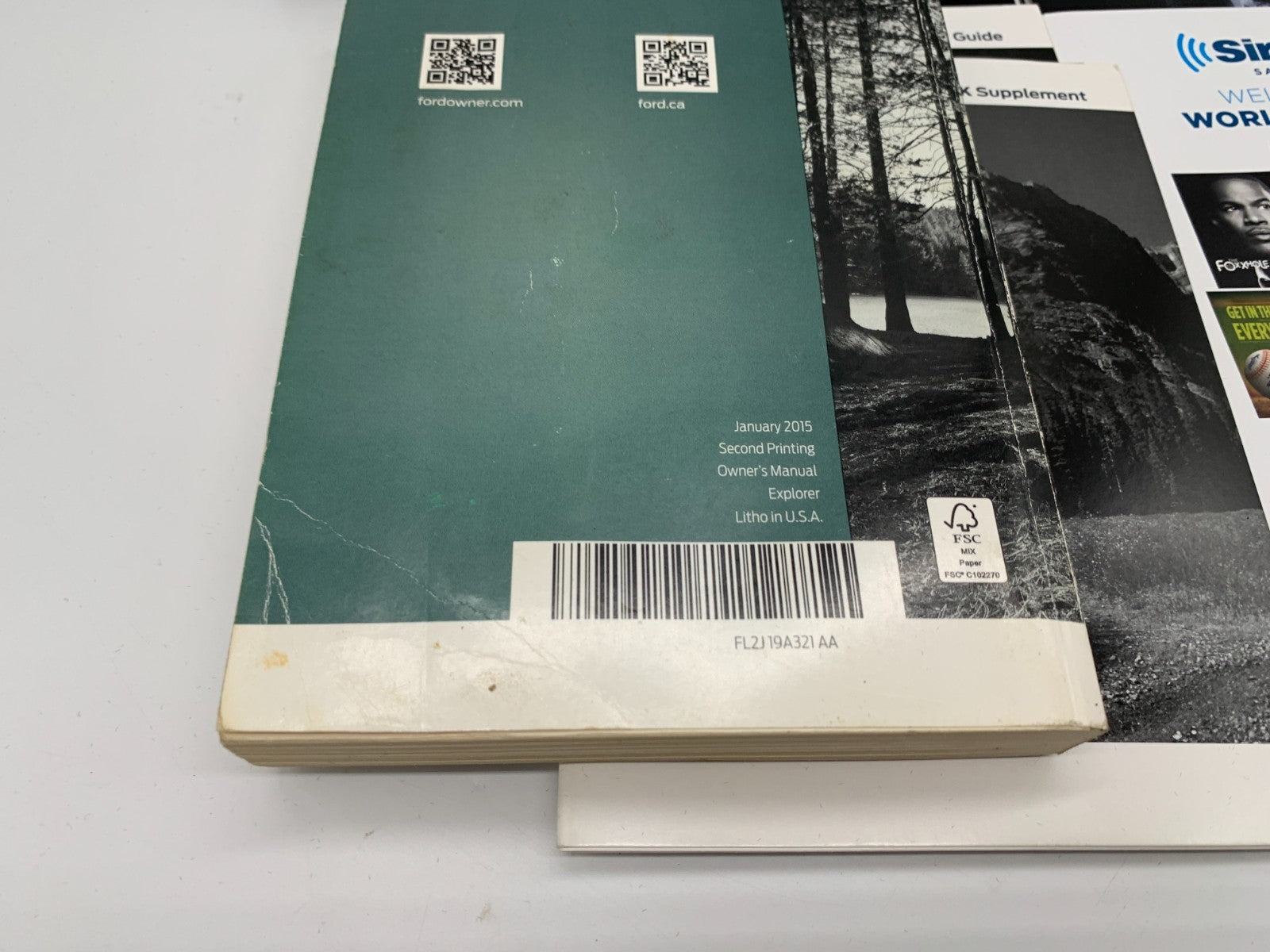 2015 Ford Explorer Owners Manual Set with Case OEM C01B08021