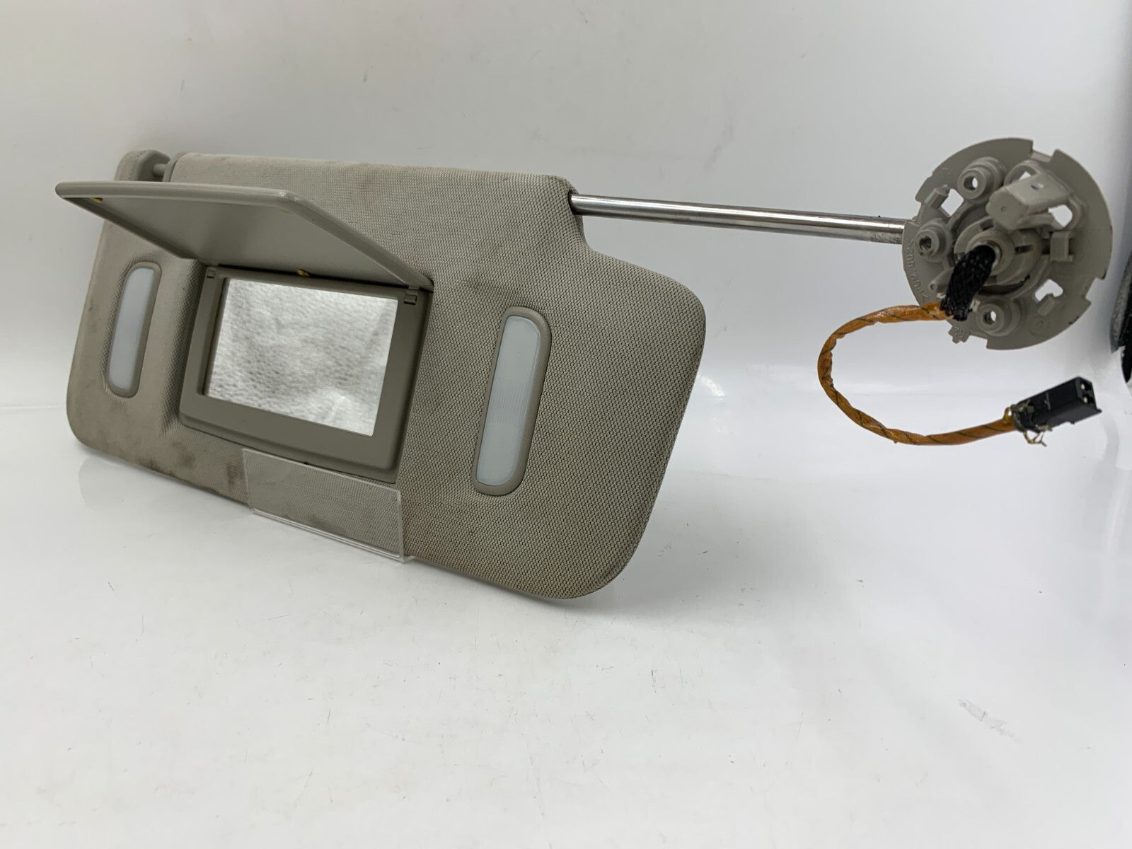 2010-2017 GMC Terrain Passenger Sun Visor Illuminated OEM E01B47016