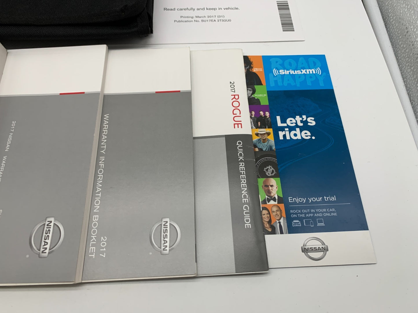 2016 Nissan Rogue Owners Manual Set with Case OEM B04B27013