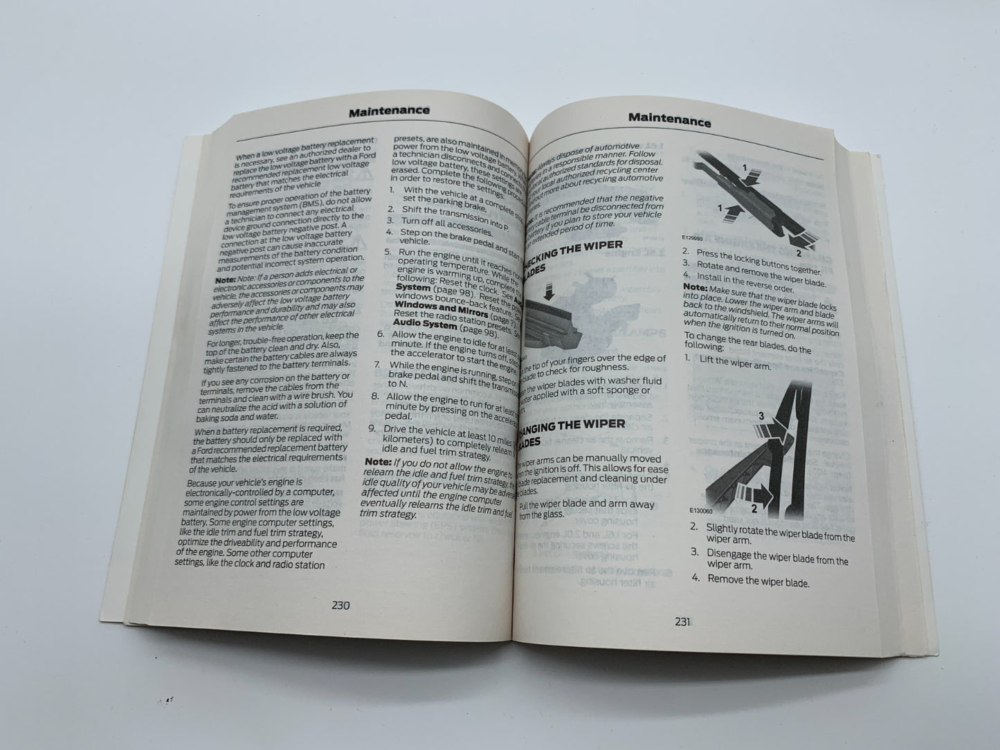 2013 Ford Escape Owners Manual Set with Case OEM R01B16007