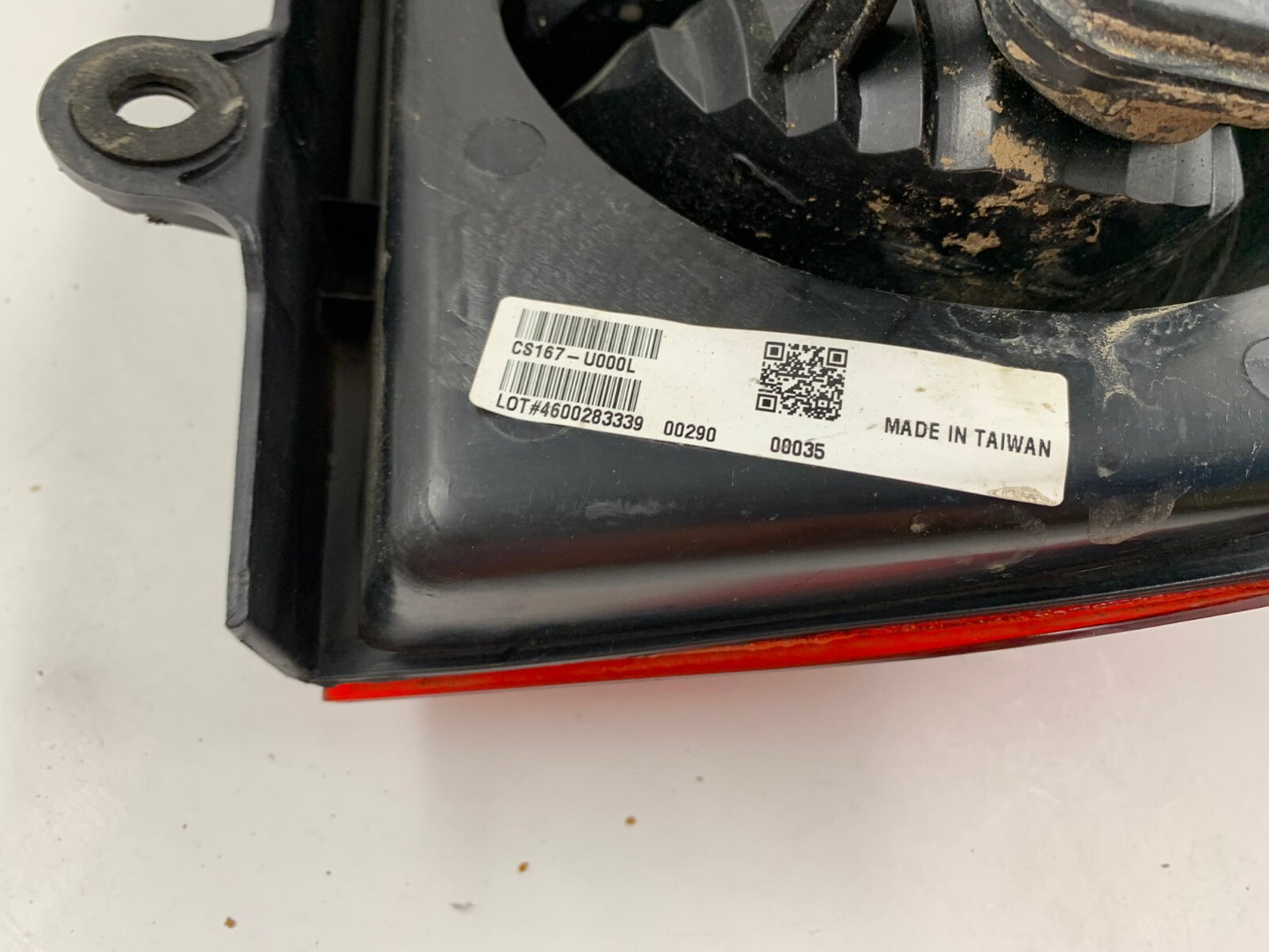 2004-2009 Dodge Durango Driver Side Tail Light Taillight OEM E03B11051